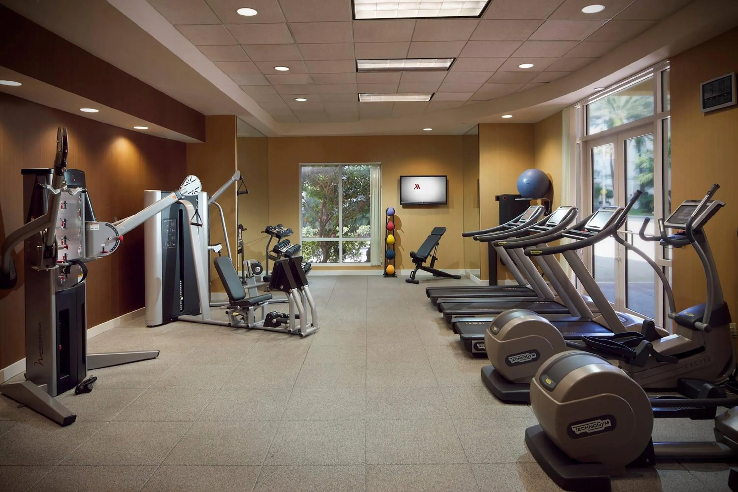 Fitness centre/facilities in Courtyard Miami Dadeland