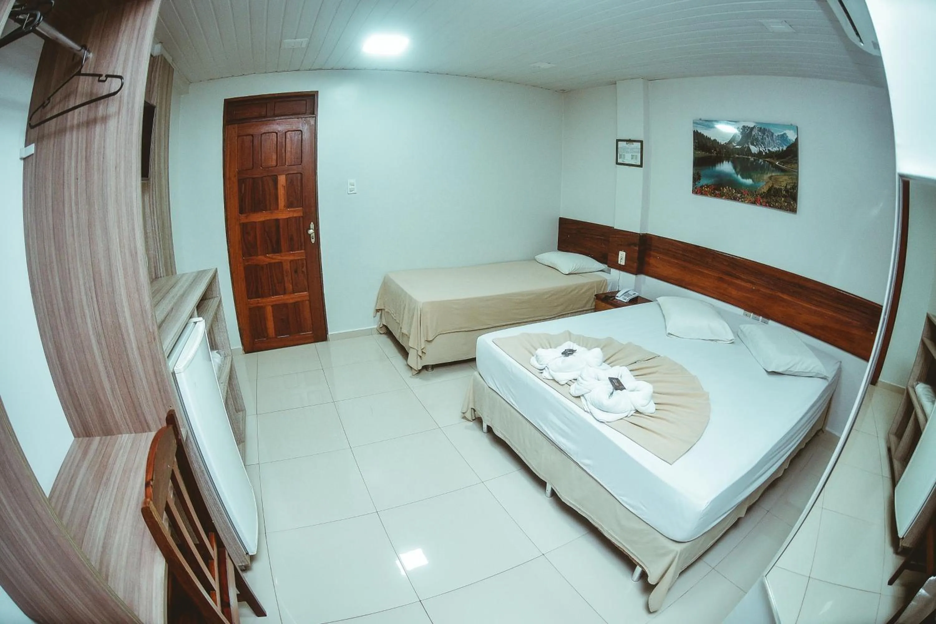 Photo of the whole room, Bed in Frota Palace Hotel