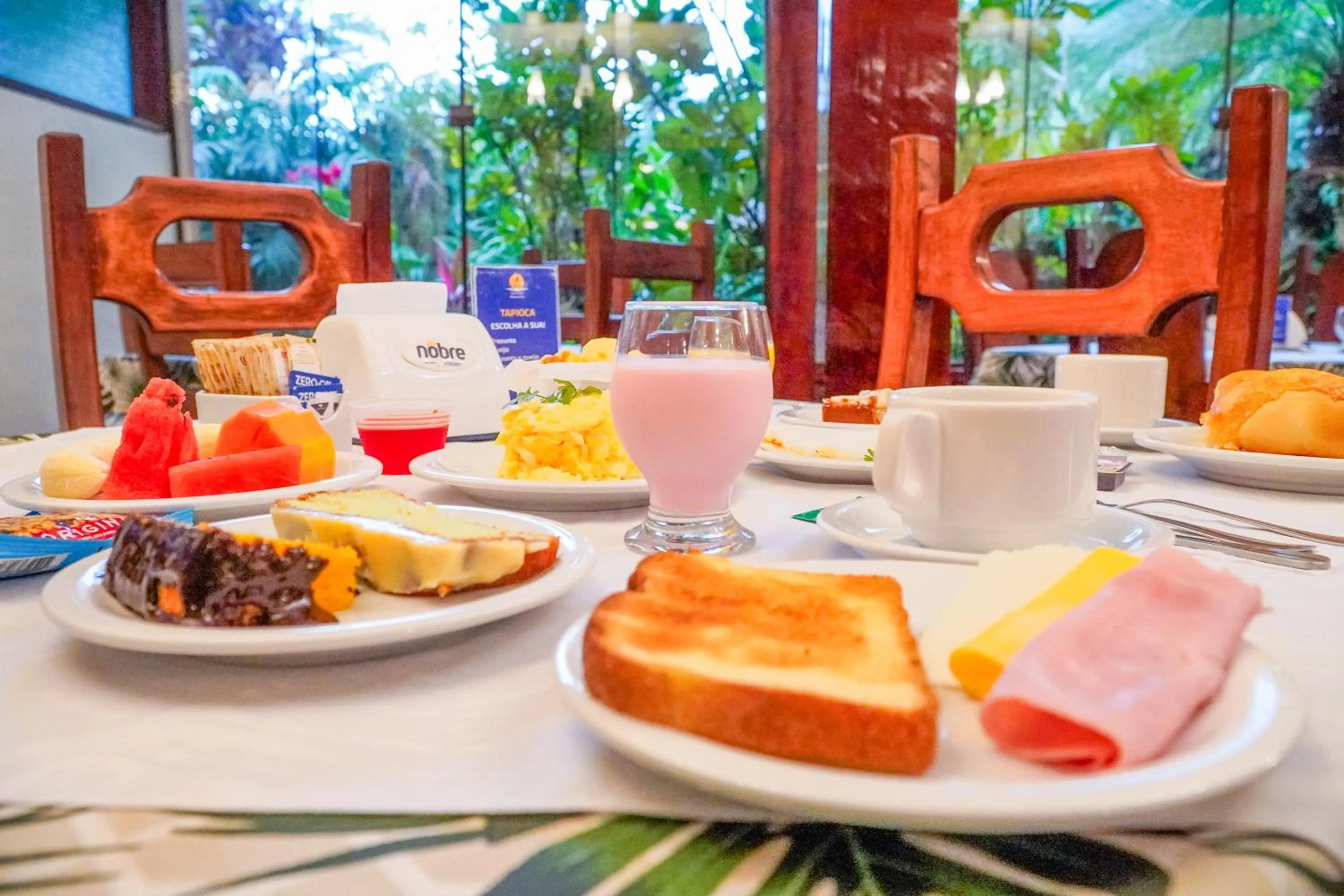 Food and drinks in VELINN Feiticeira Praia Hotel