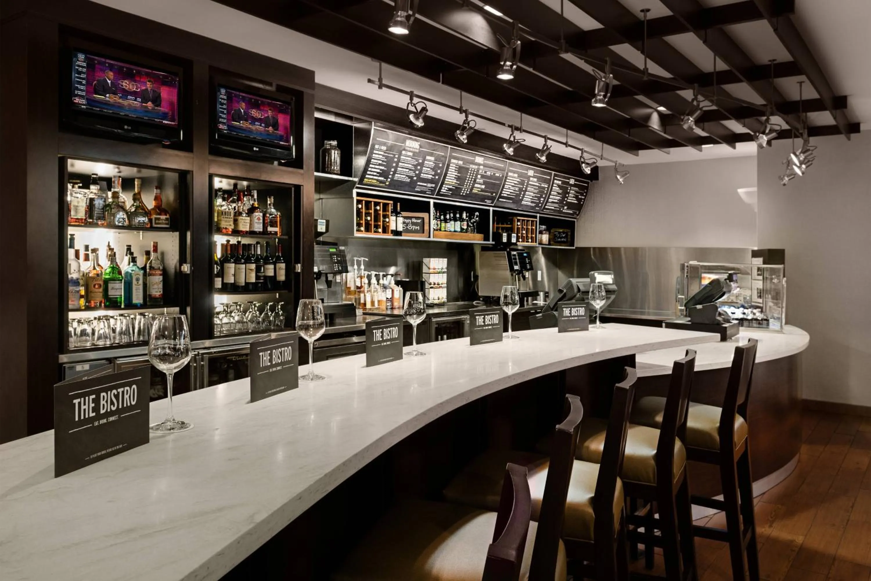 Lounge or bar in Courtyard Miami Downtown Brickell Area