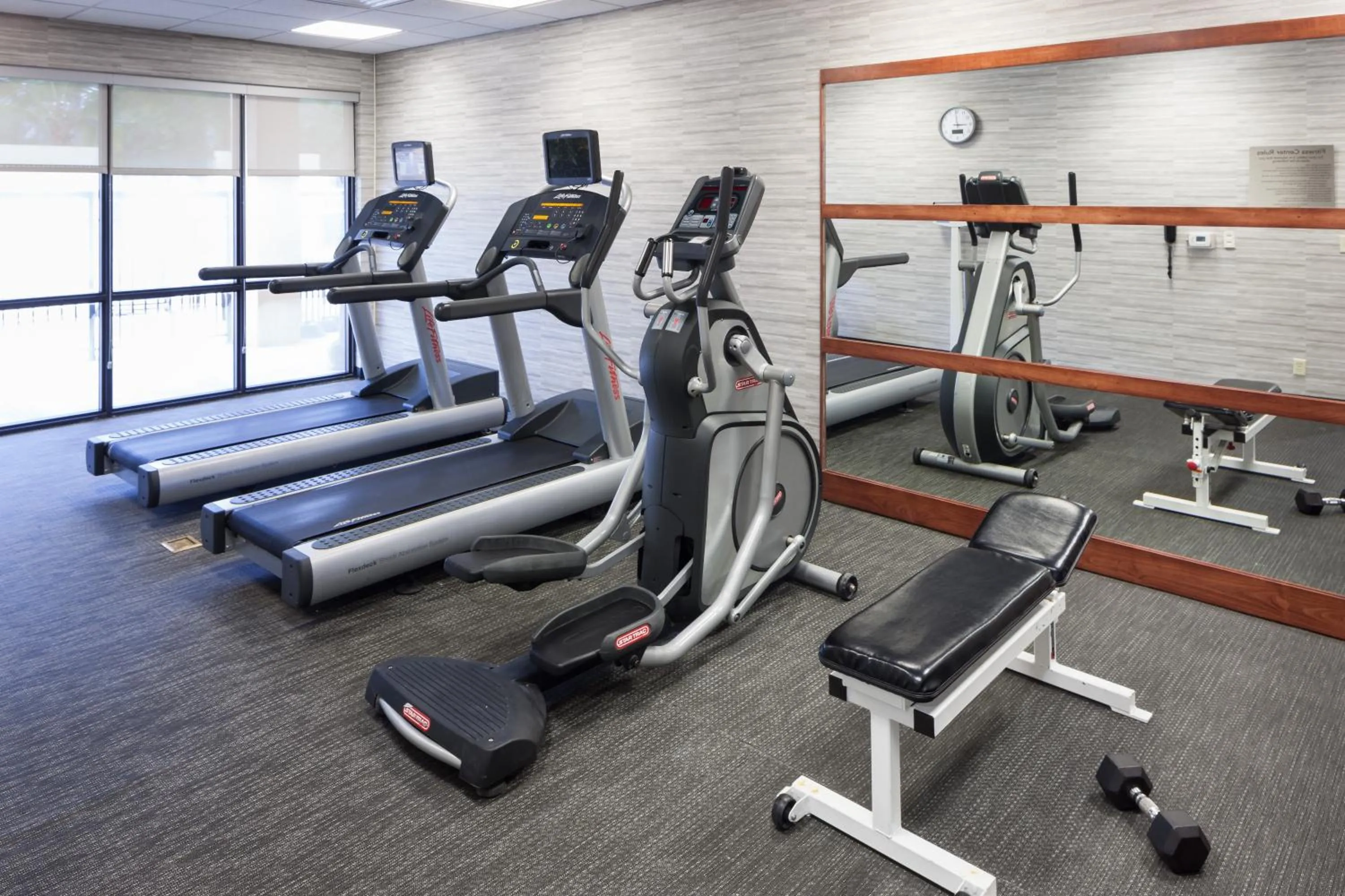 Fitness centre/facilities in Courtyard by Marriott Miami at Dolphin Mall