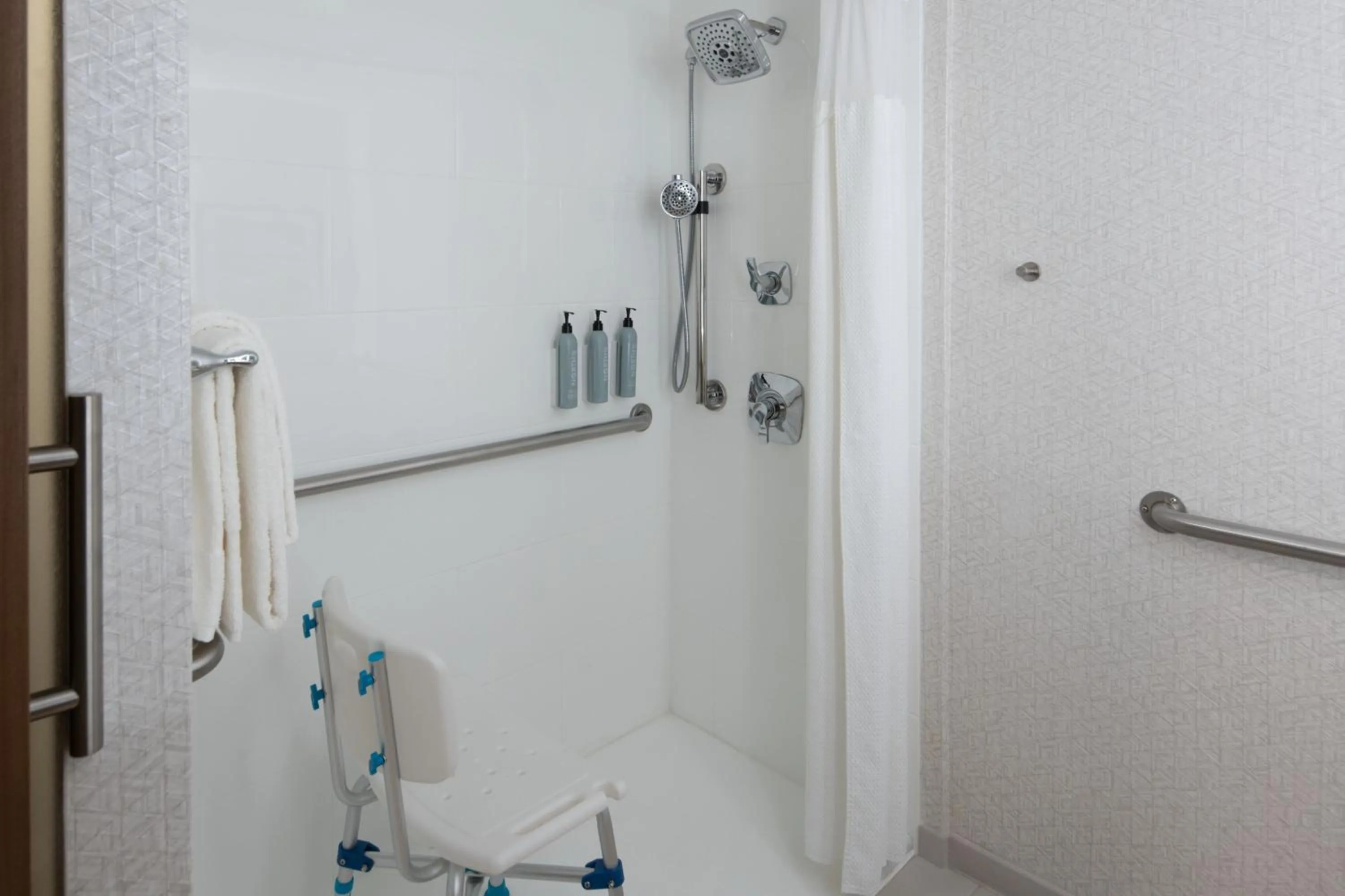 Bathroom in Courtyard Miami Coral Gables