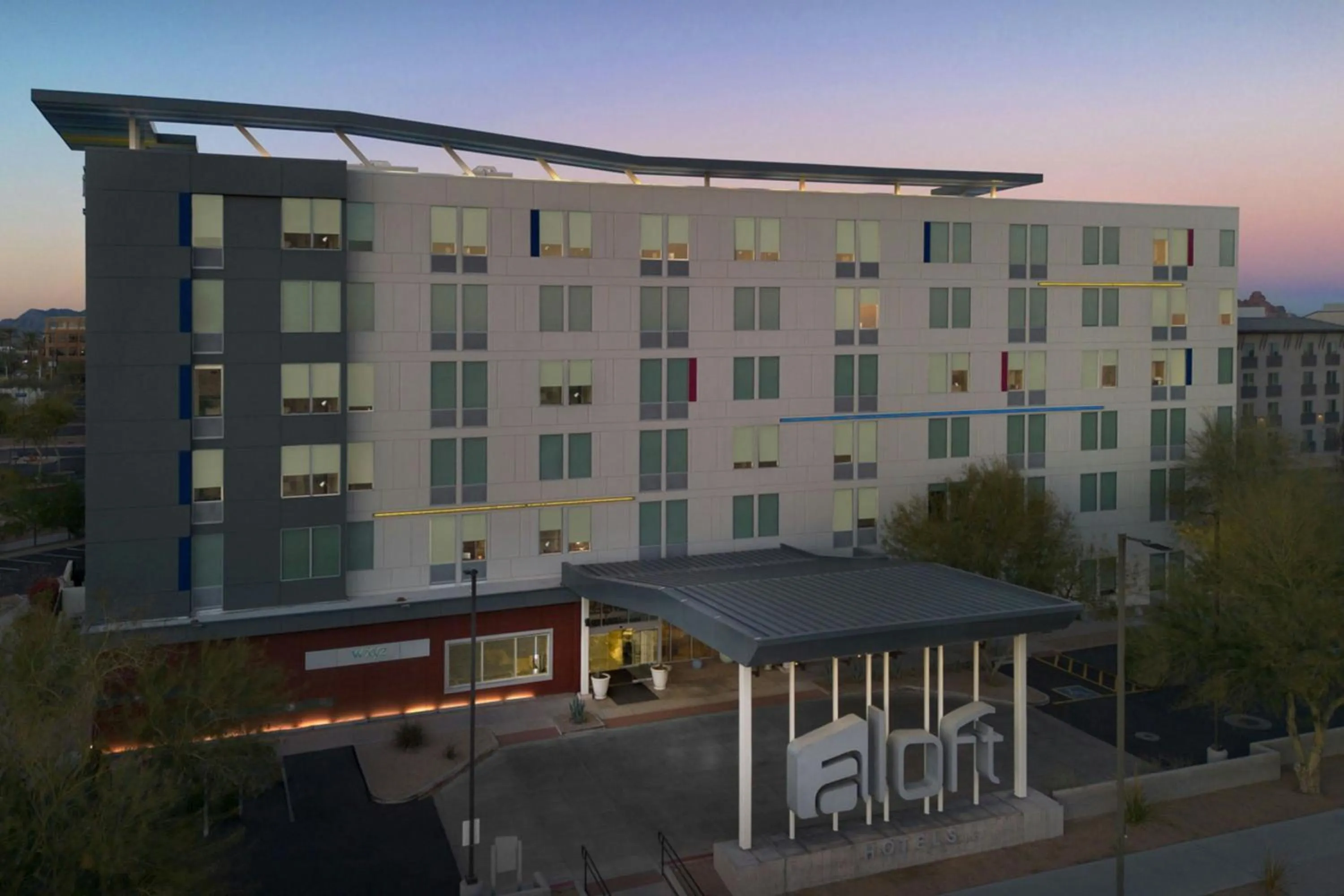 Property building in Aloft Phoenix Airport