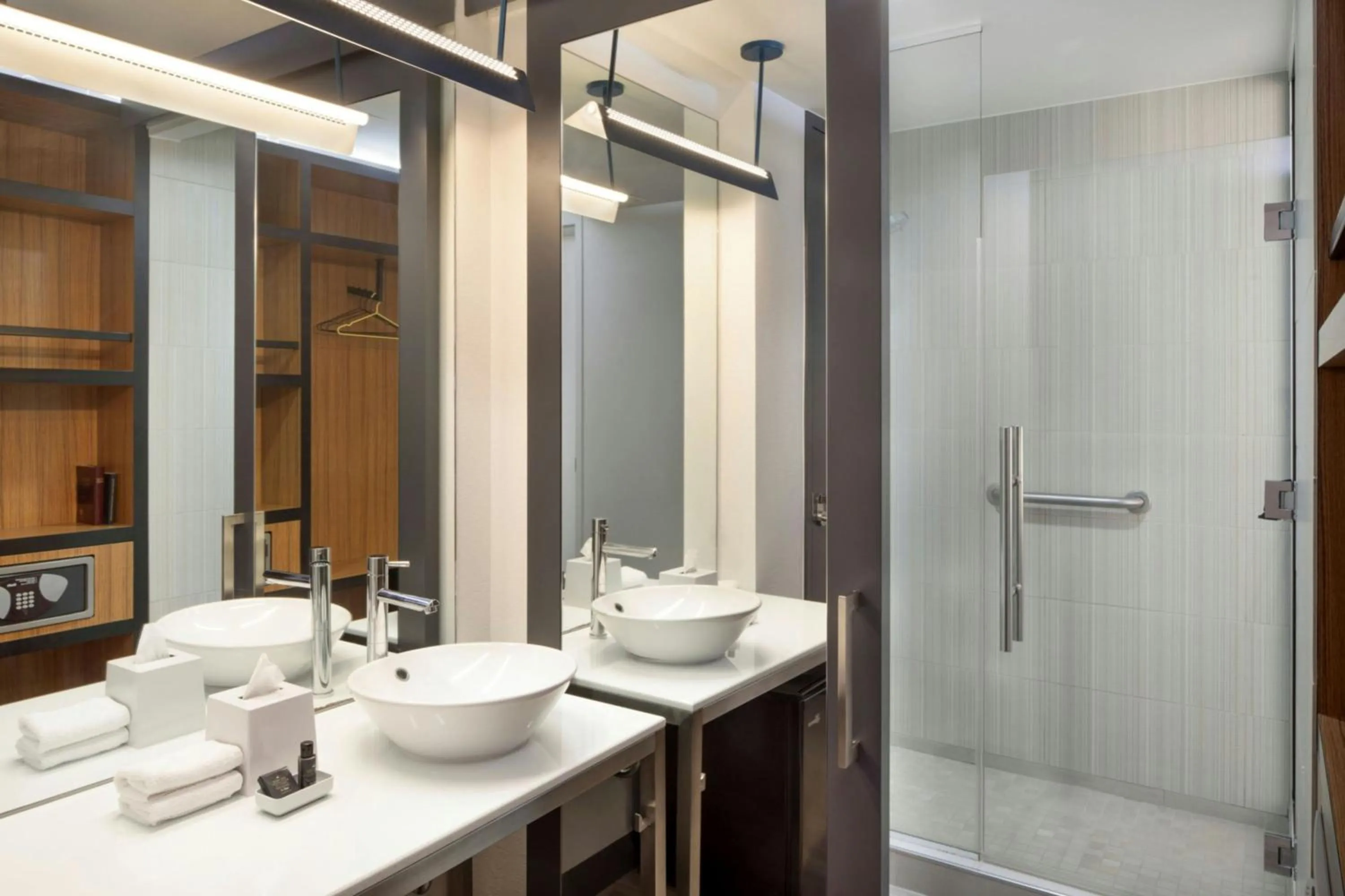 Bathroom in Aloft Phoenix Airport