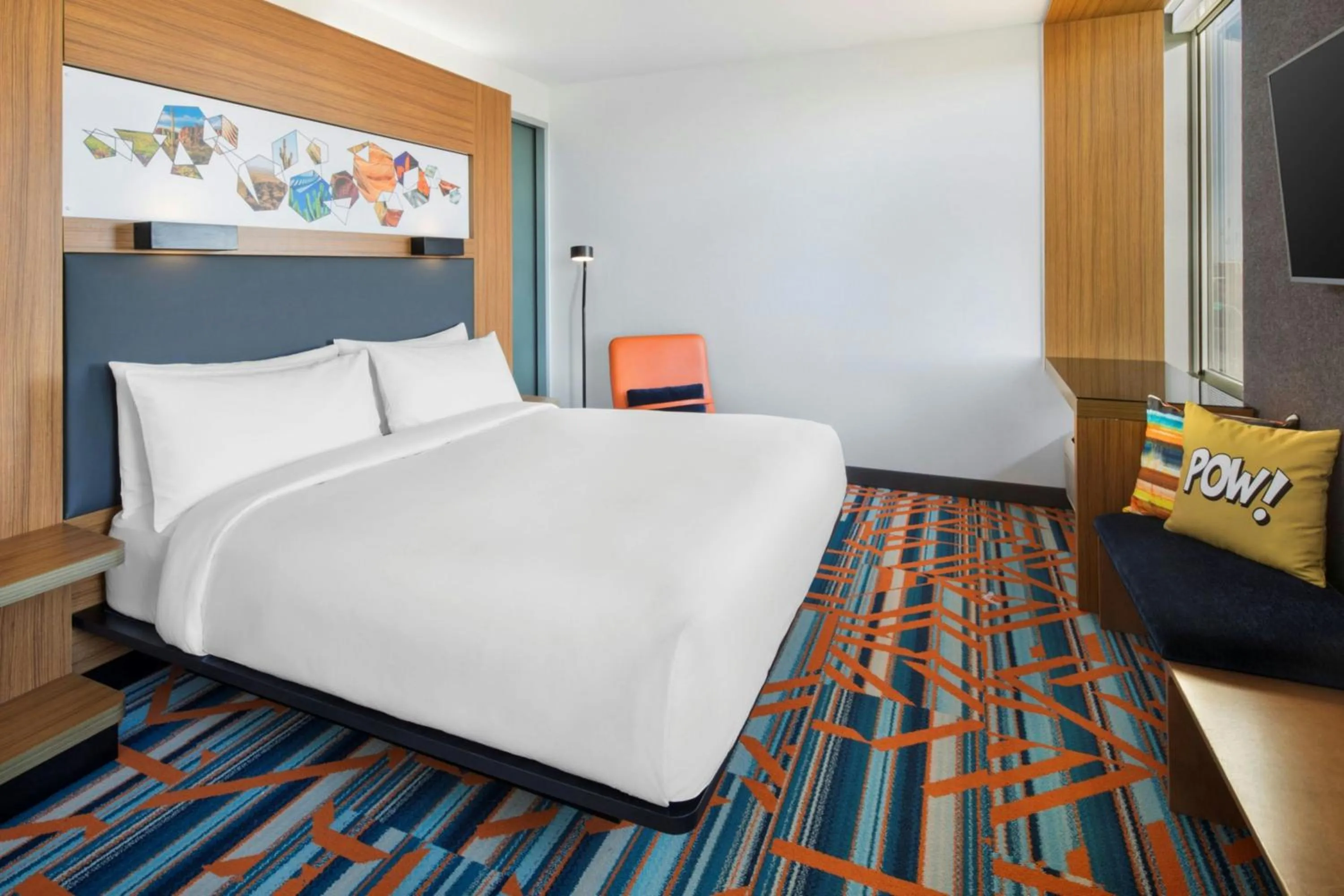 Bedroom, Bed in Aloft Phoenix Airport