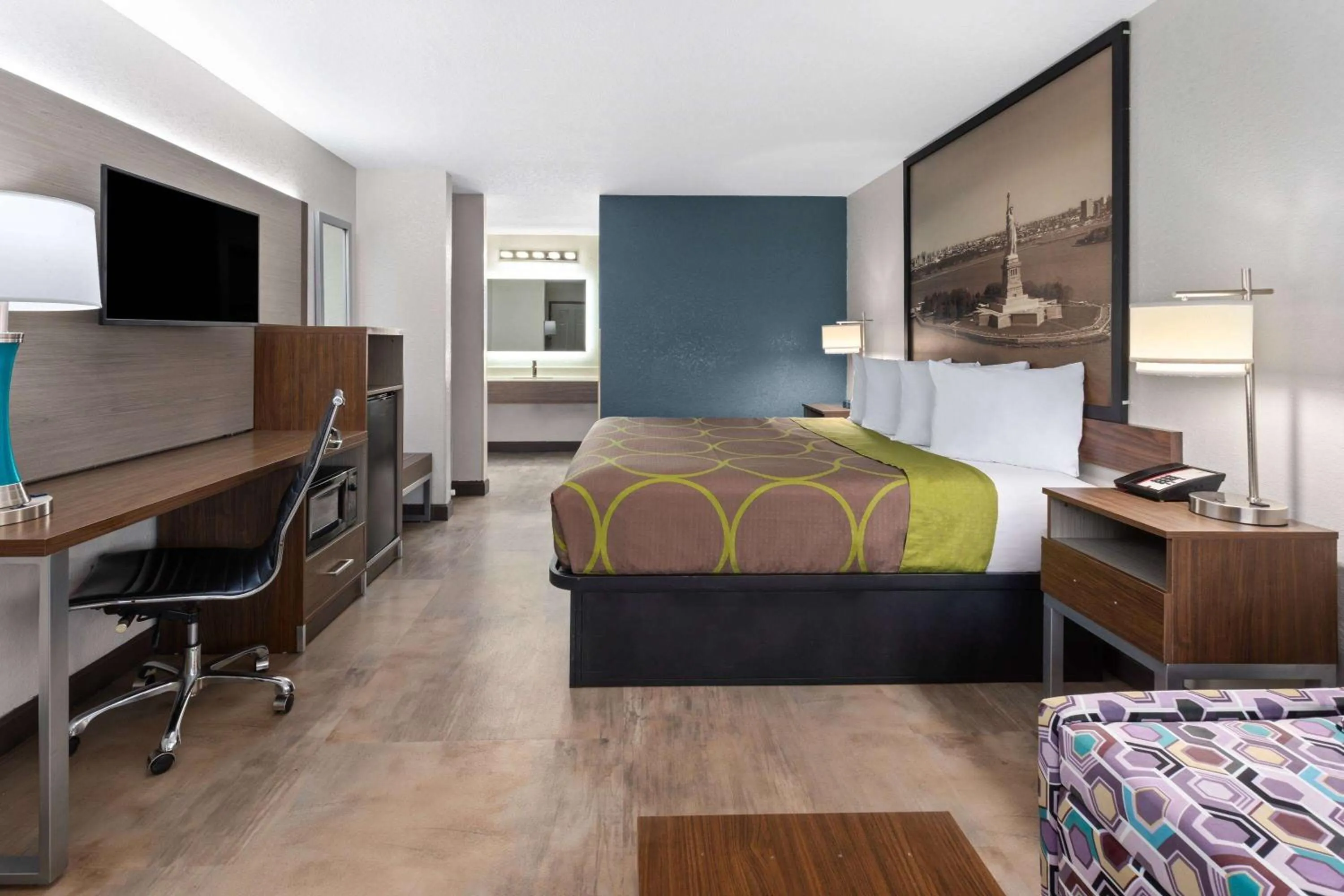 Photo of the whole room, Bed in Super 8 by Wyndham Prattville Montgomery