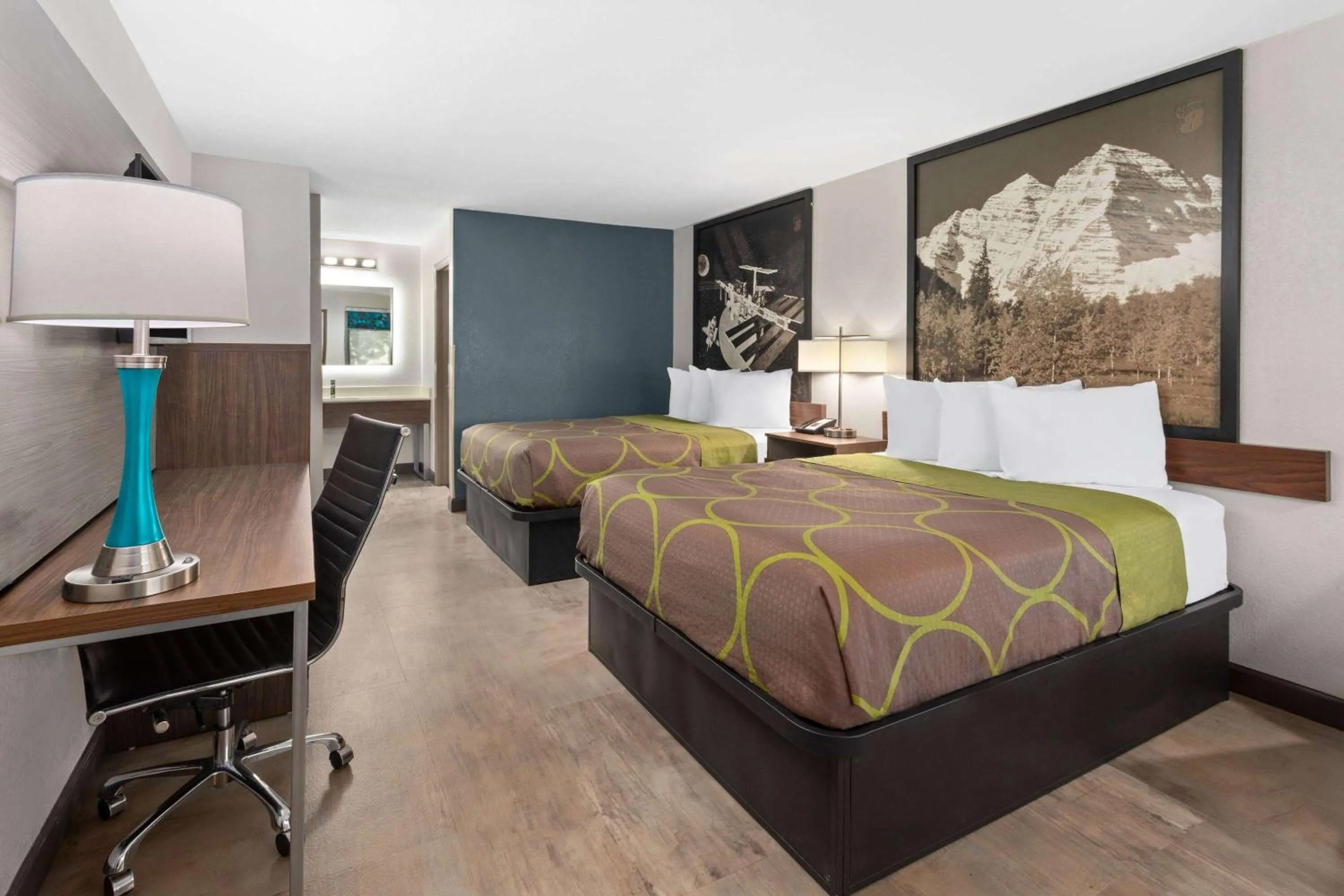 Photo of the whole room, Bed in Super 8 by Wyndham Prattville Montgomery