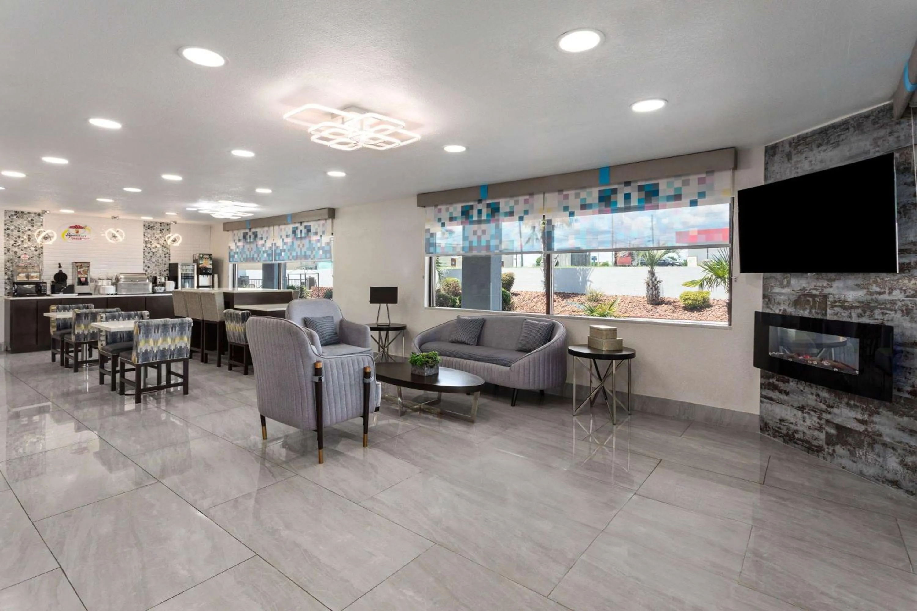 Lobby or reception in Super 8 by Wyndham Prattville Montgomery