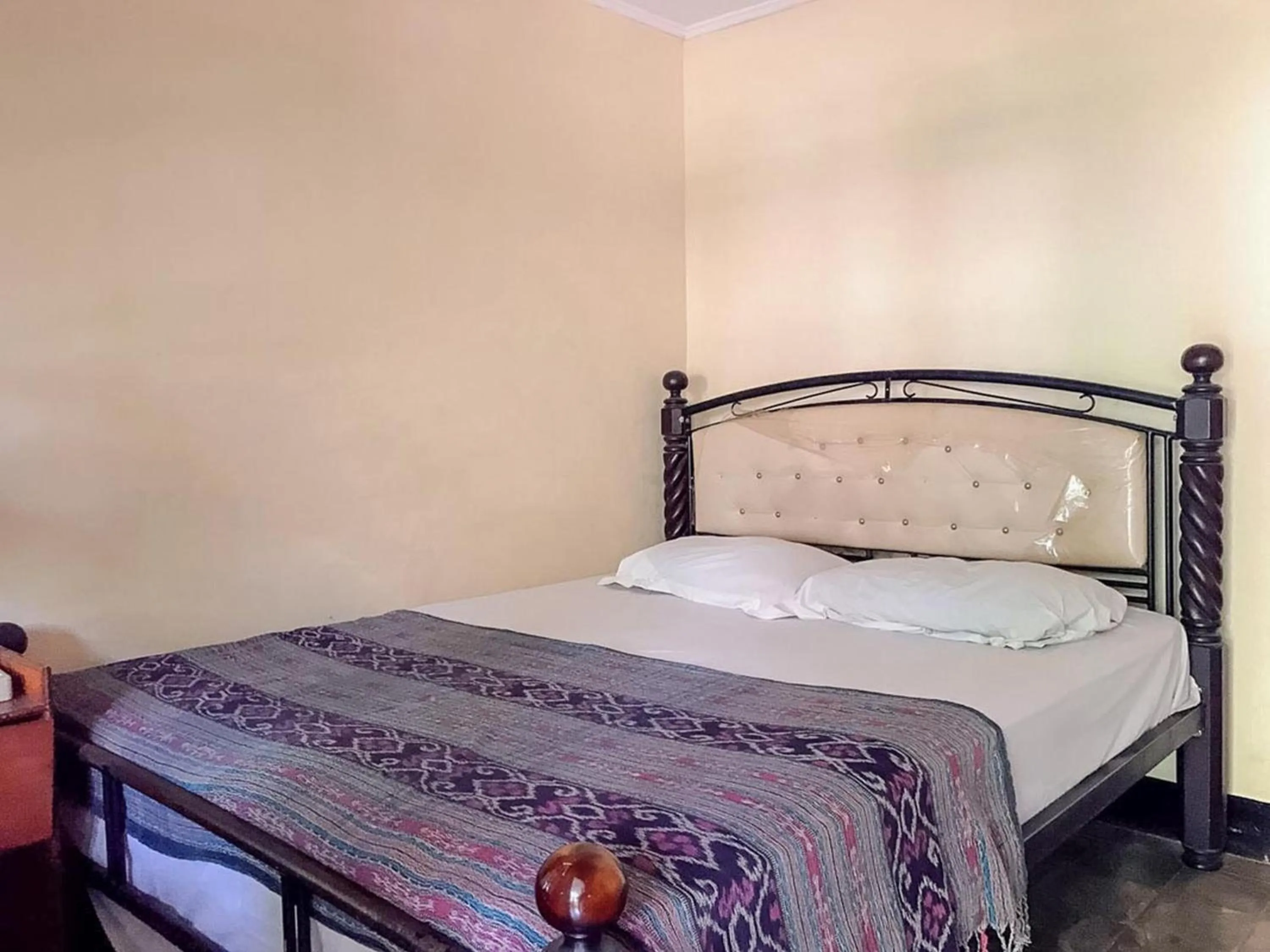 Bedroom, Bed in Oka Homestay Mitra RedDoorz