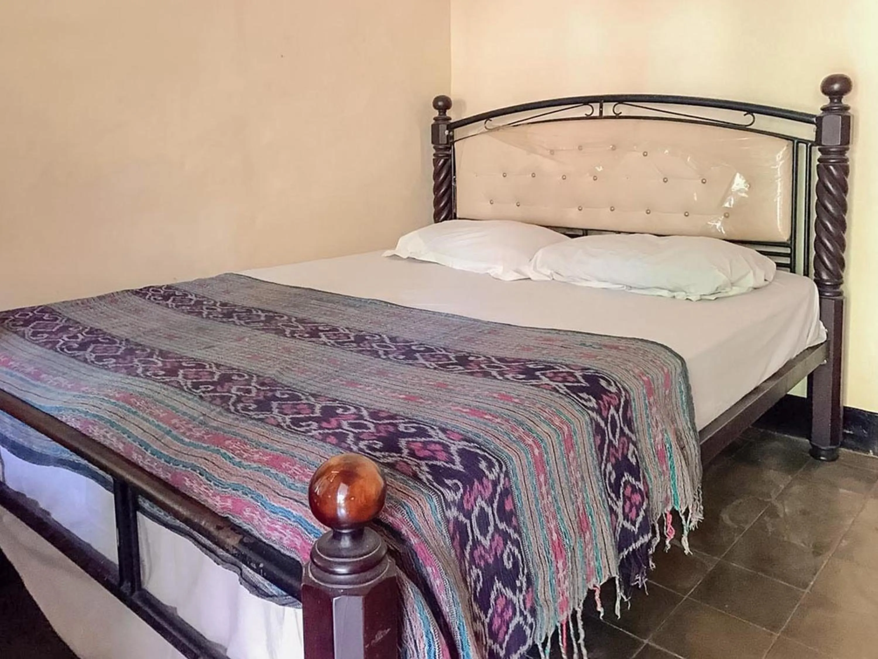 Bedroom, Bed in Oka Homestay Mitra RedDoorz