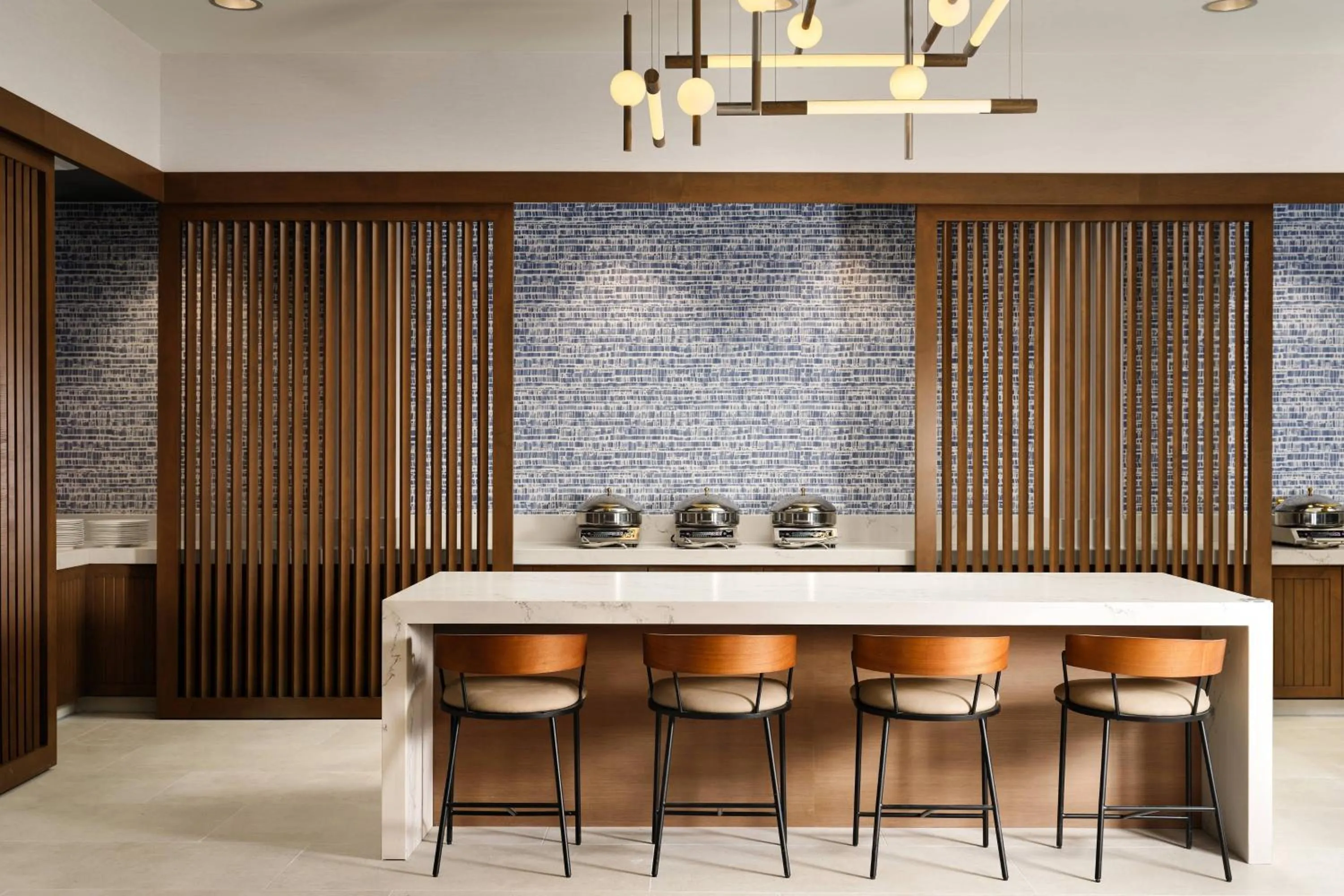 Restaurant/places to eat in Courtyard by Marriott San Diego Mission Valley/Hotel Circle