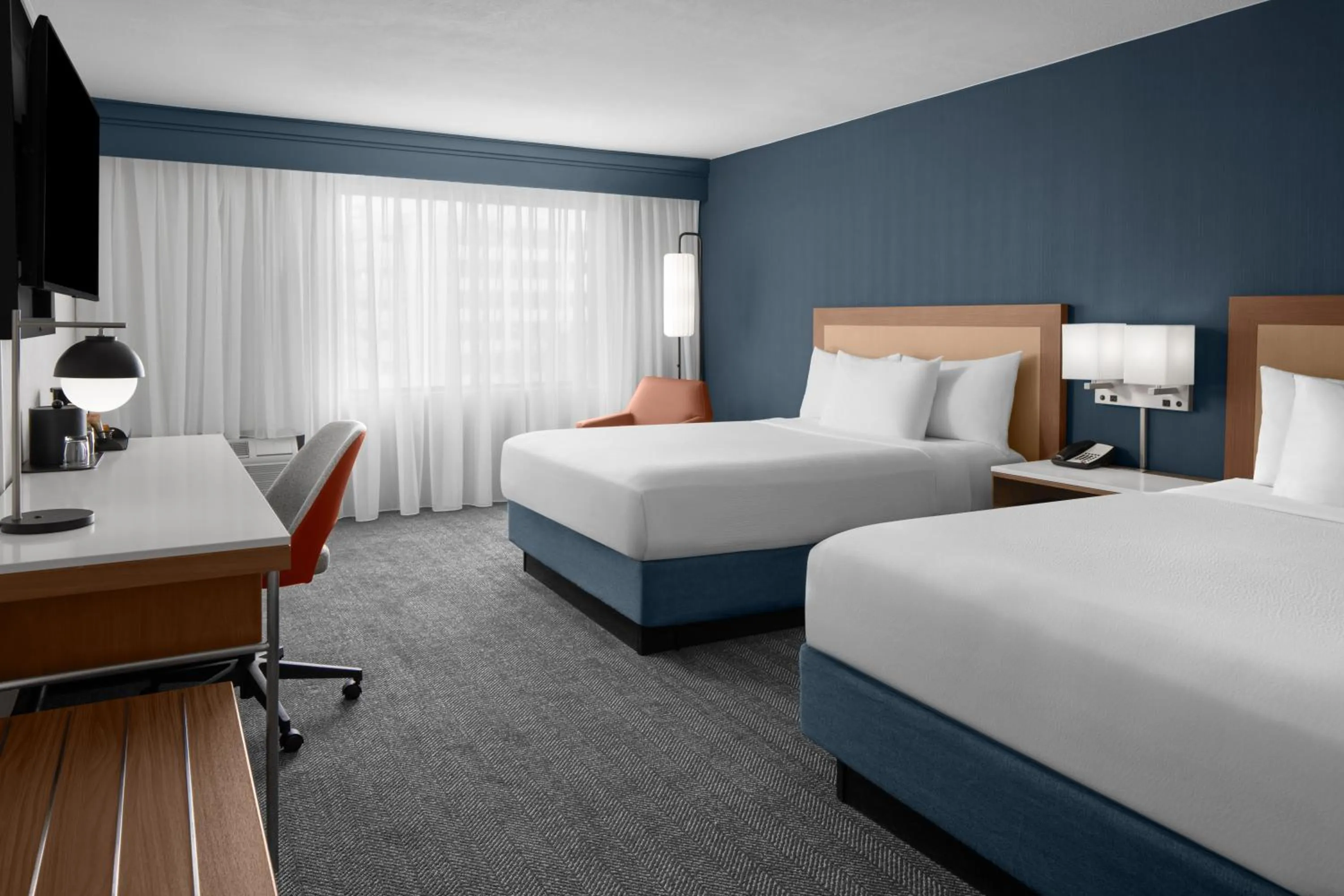 Bed in Courtyard by Marriott San Diego Central