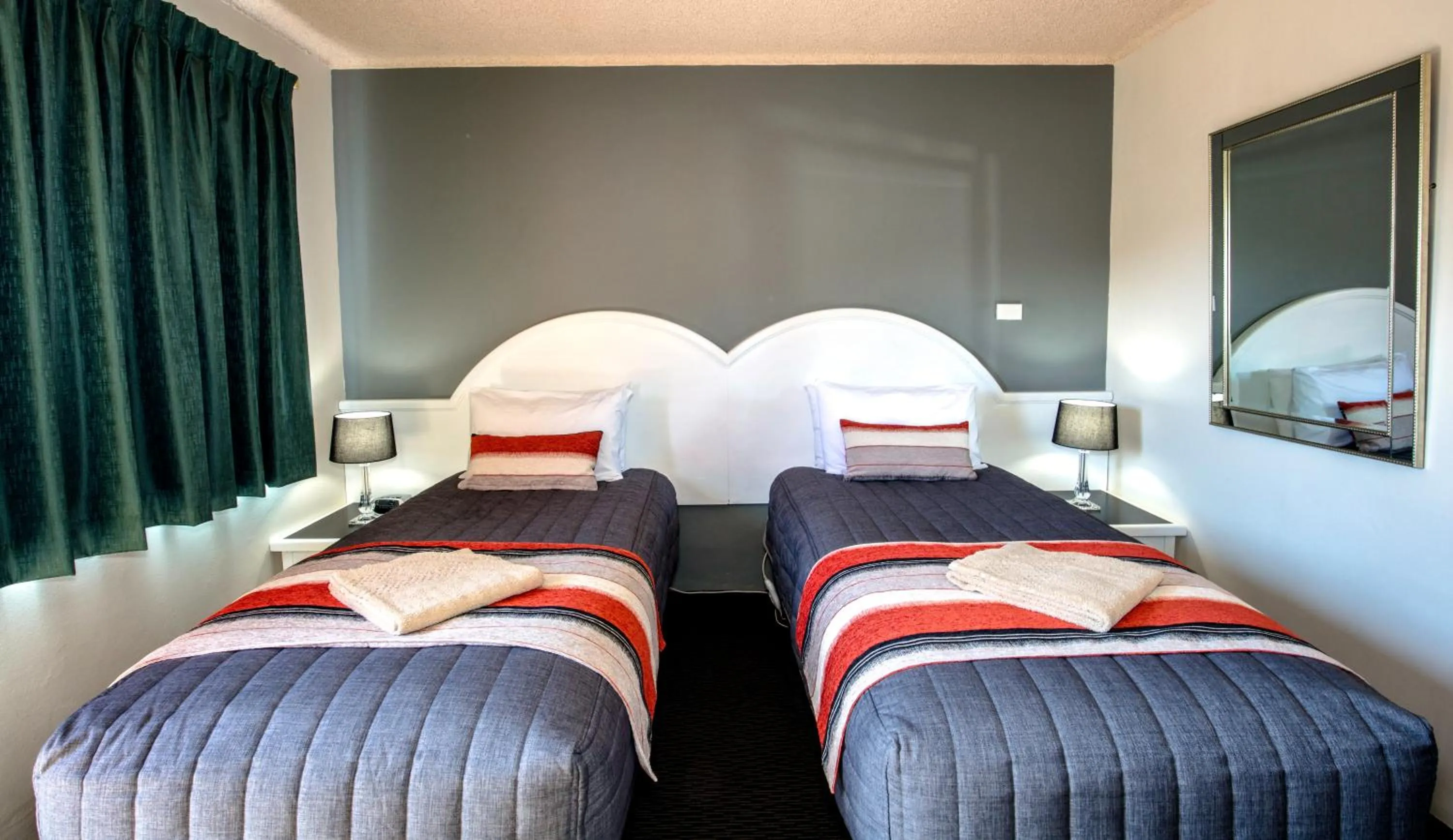 Bed in Mariner Motel