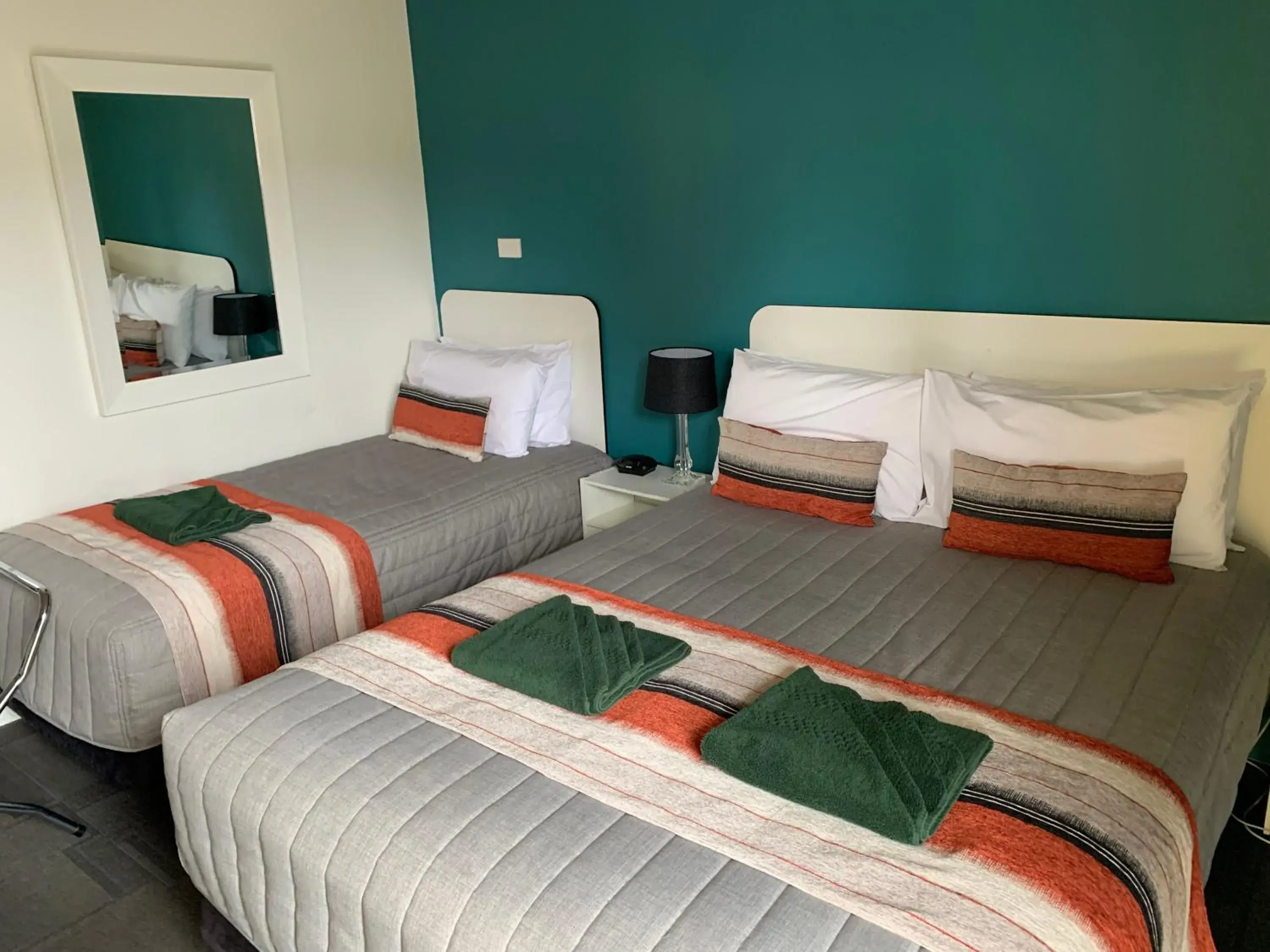 Deluxe Family Room in Mariner Motel Deluxe Family Room in Mariner Motel