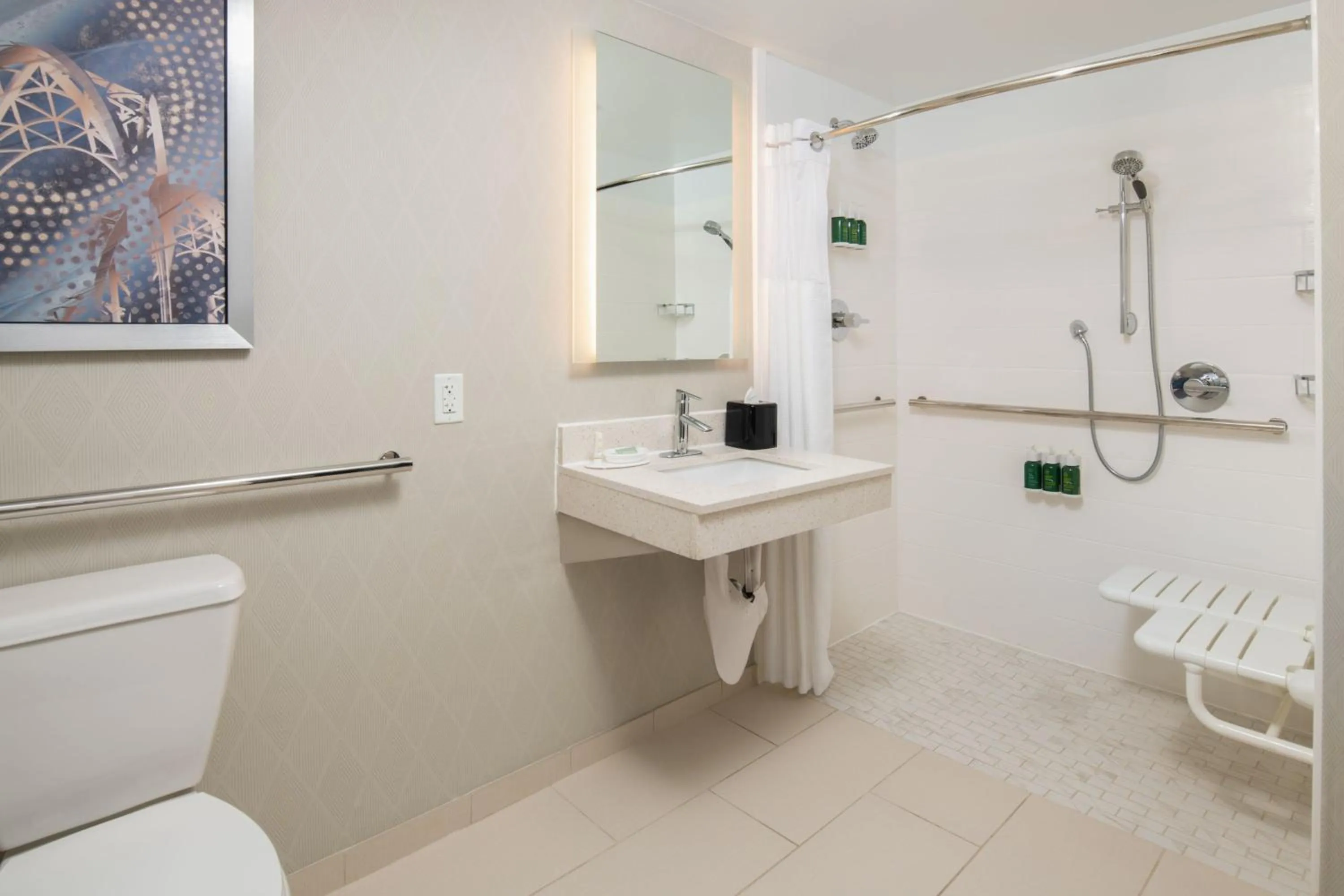 Photo of the whole room in SpringHill Suites Seattle Downtown, South Lake Union