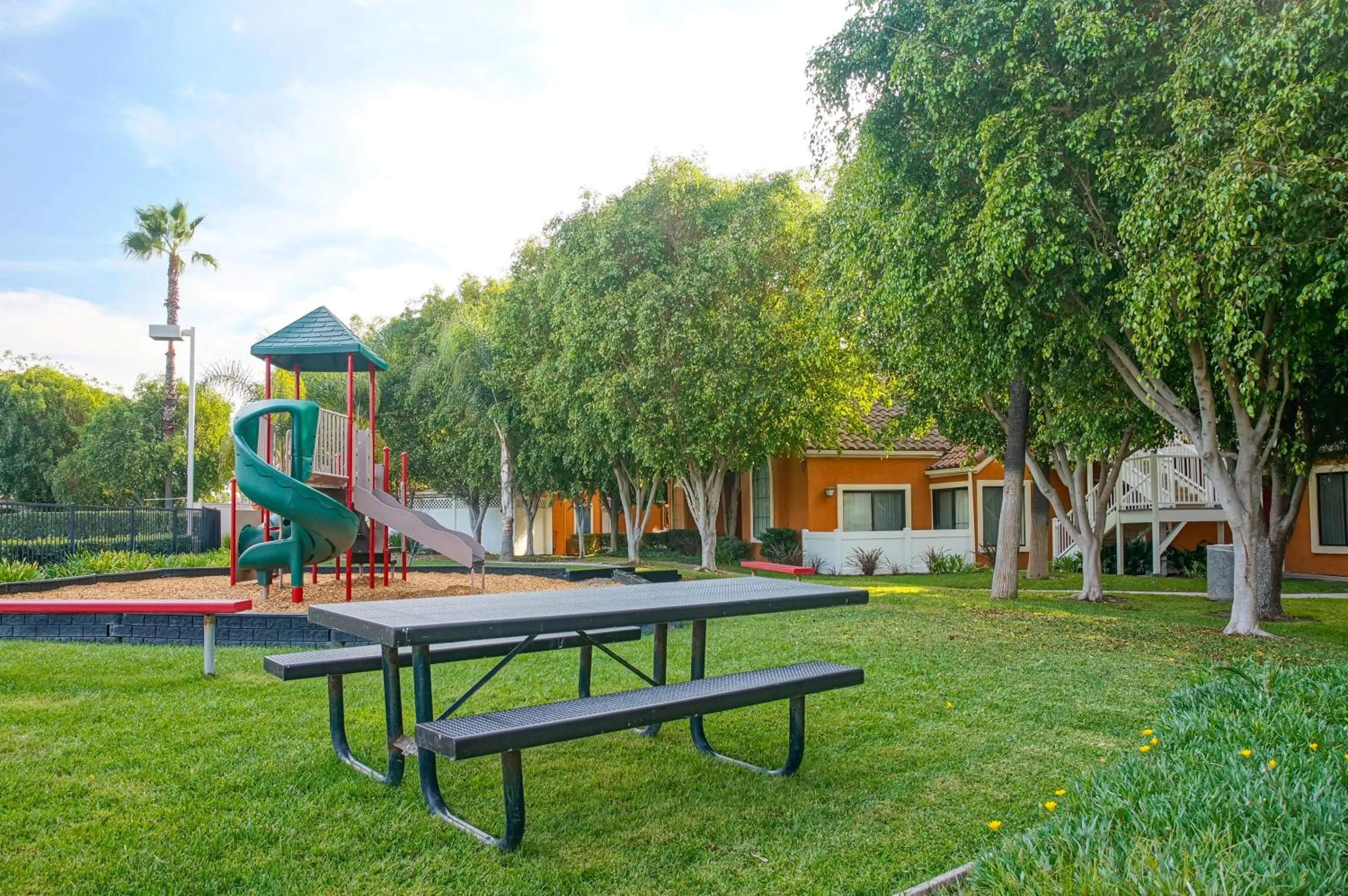 Children play ground in Clementine Hotel & Suites Anaheim