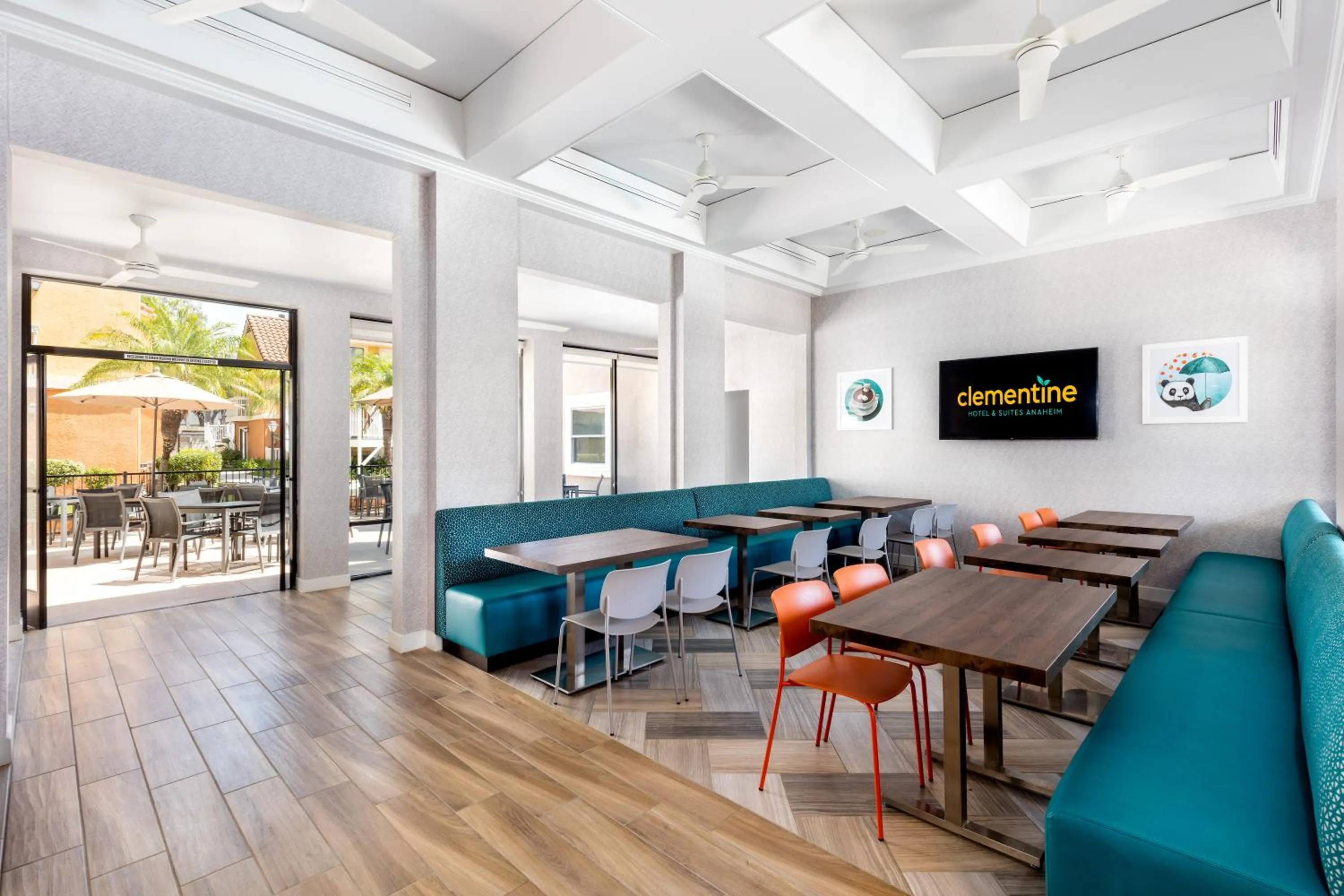 Breakfast in Clementine Hotel & Suites Anaheim