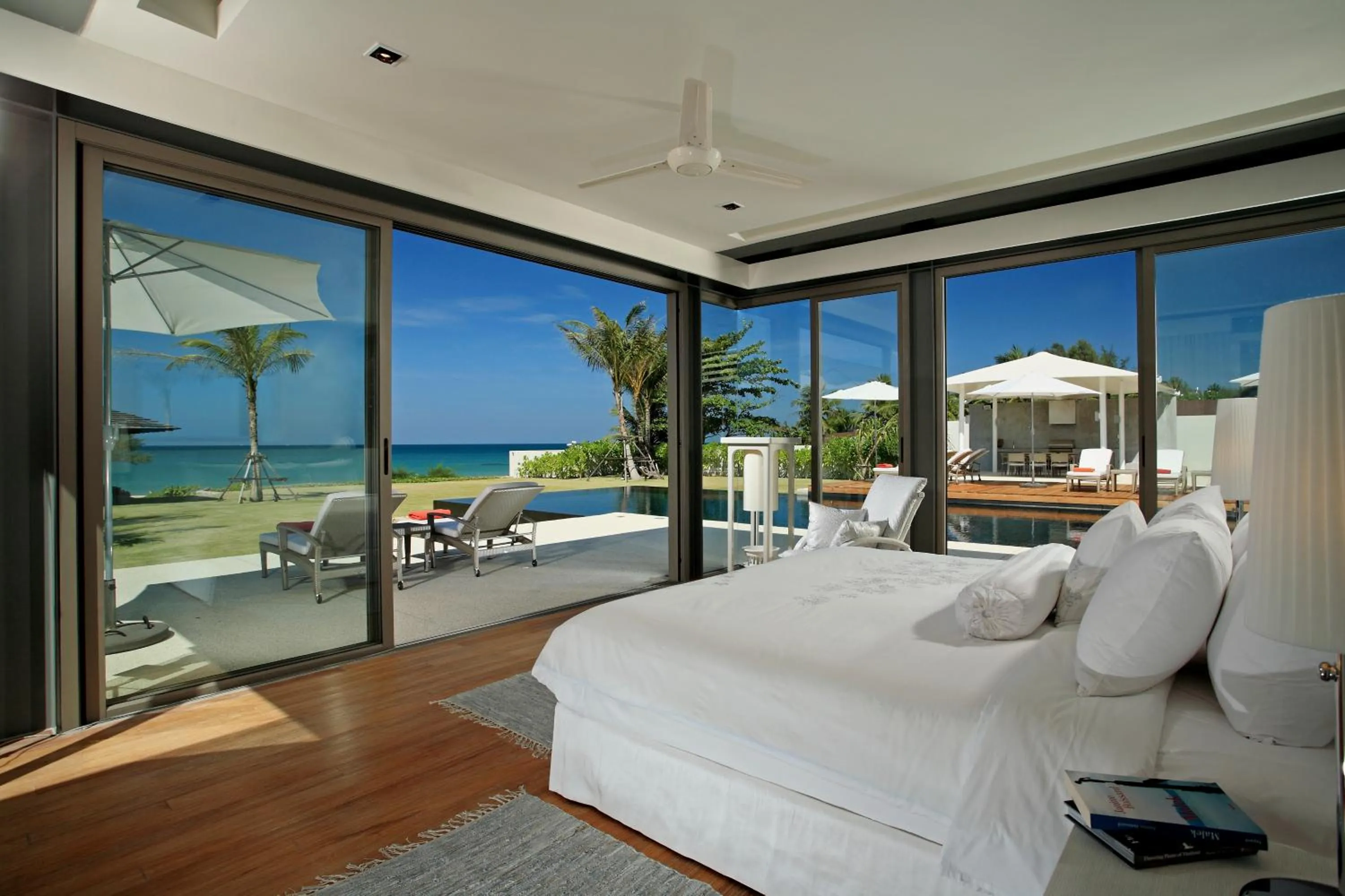 Bed in Sava Beach Villas