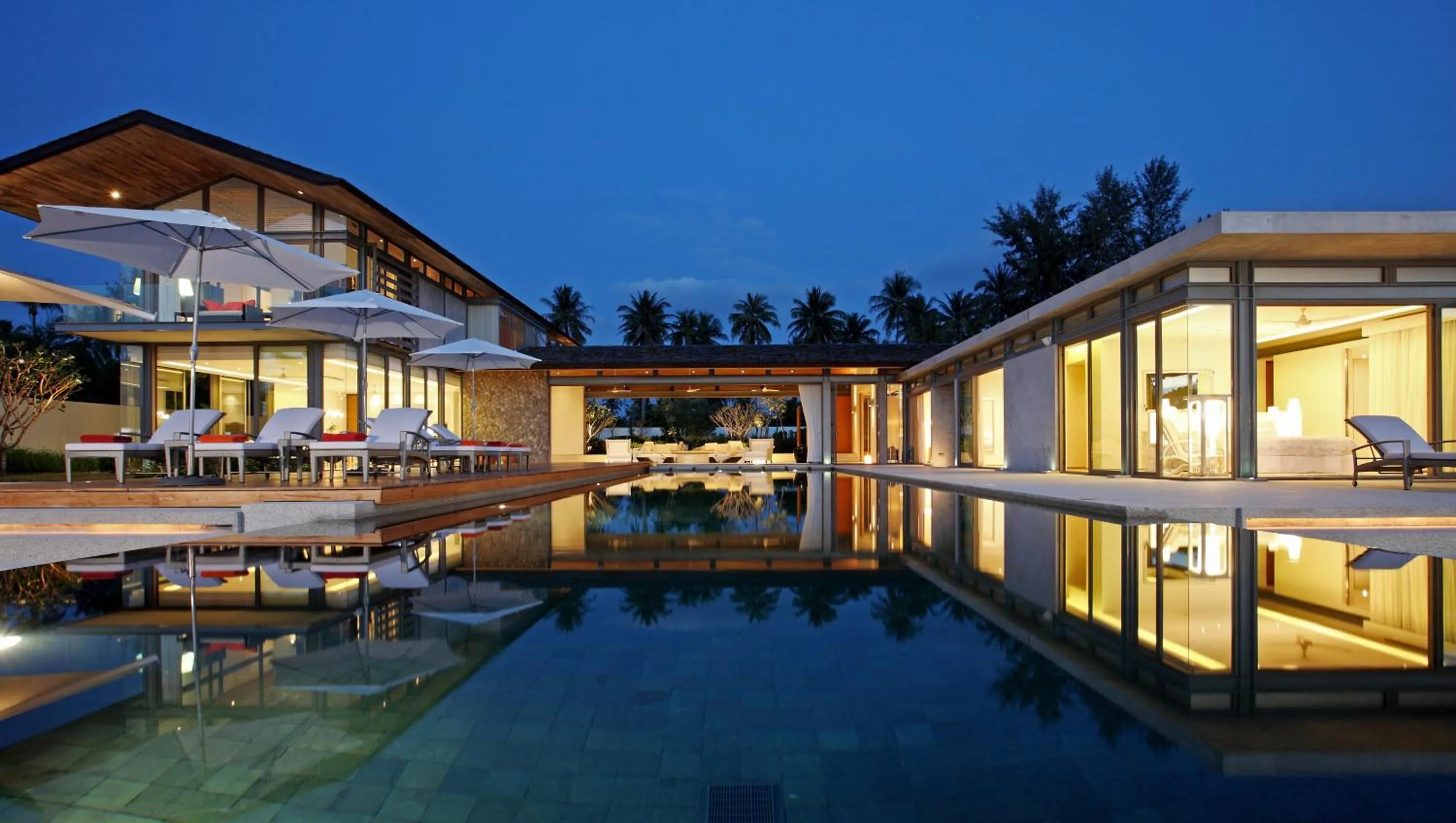 Swimming pool in Sava Beach Villas