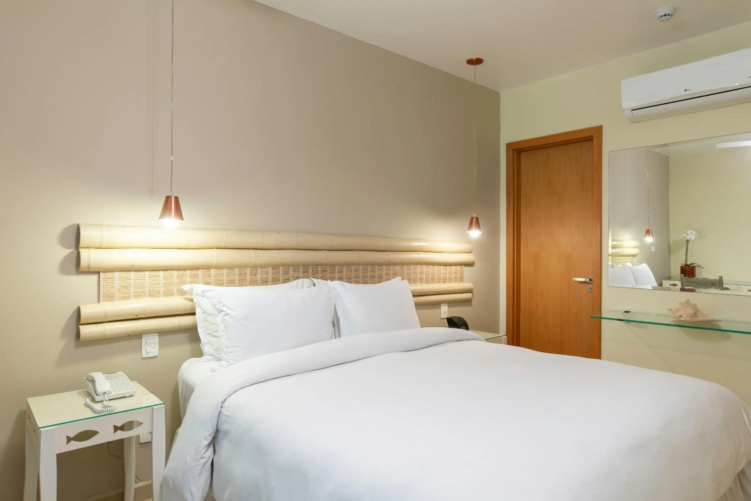 Bedroom, Bed in Hotel Itapemar - Ilhabela