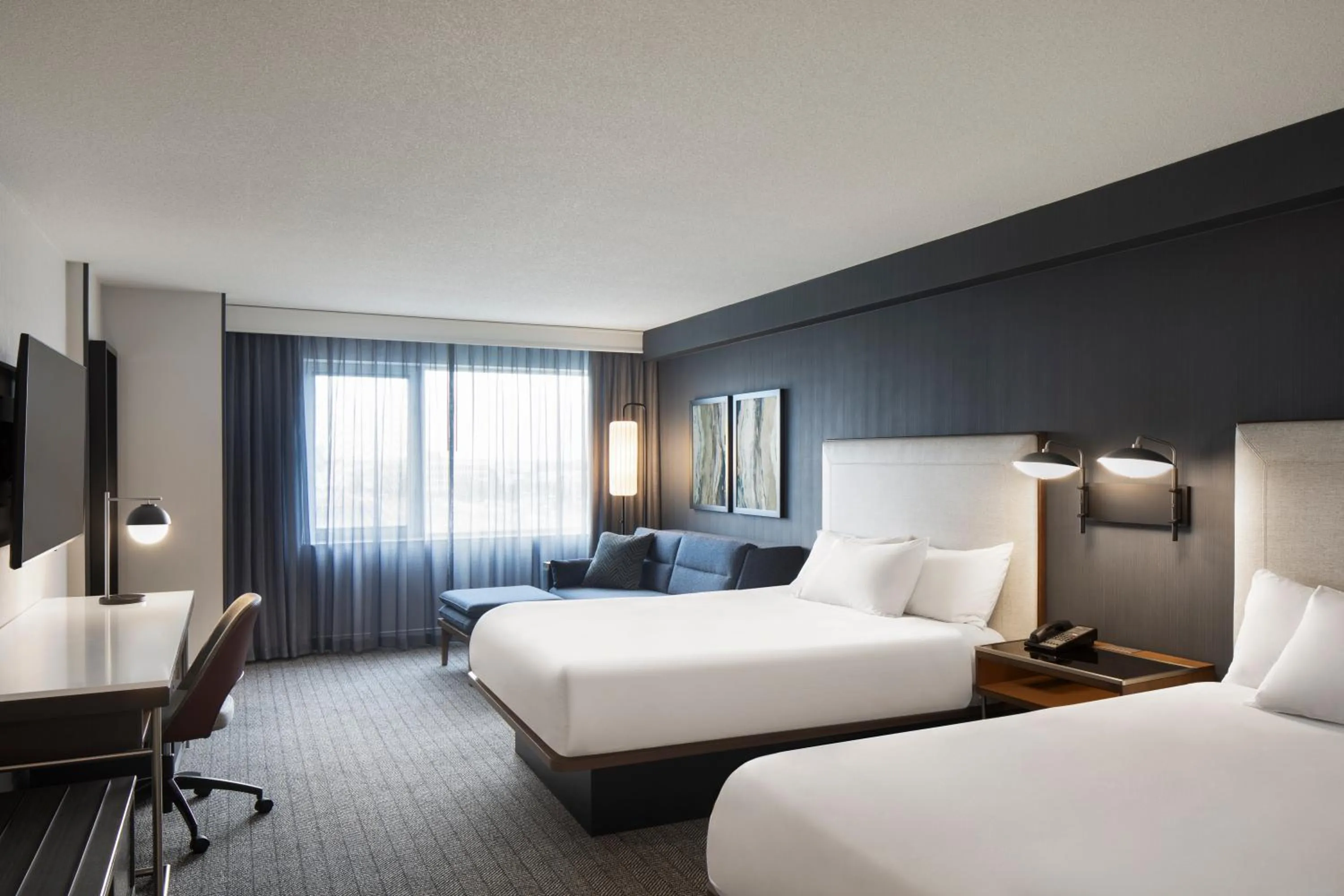 TV and multimedia, Bed in Courtyard by Marriott Montreal Airport