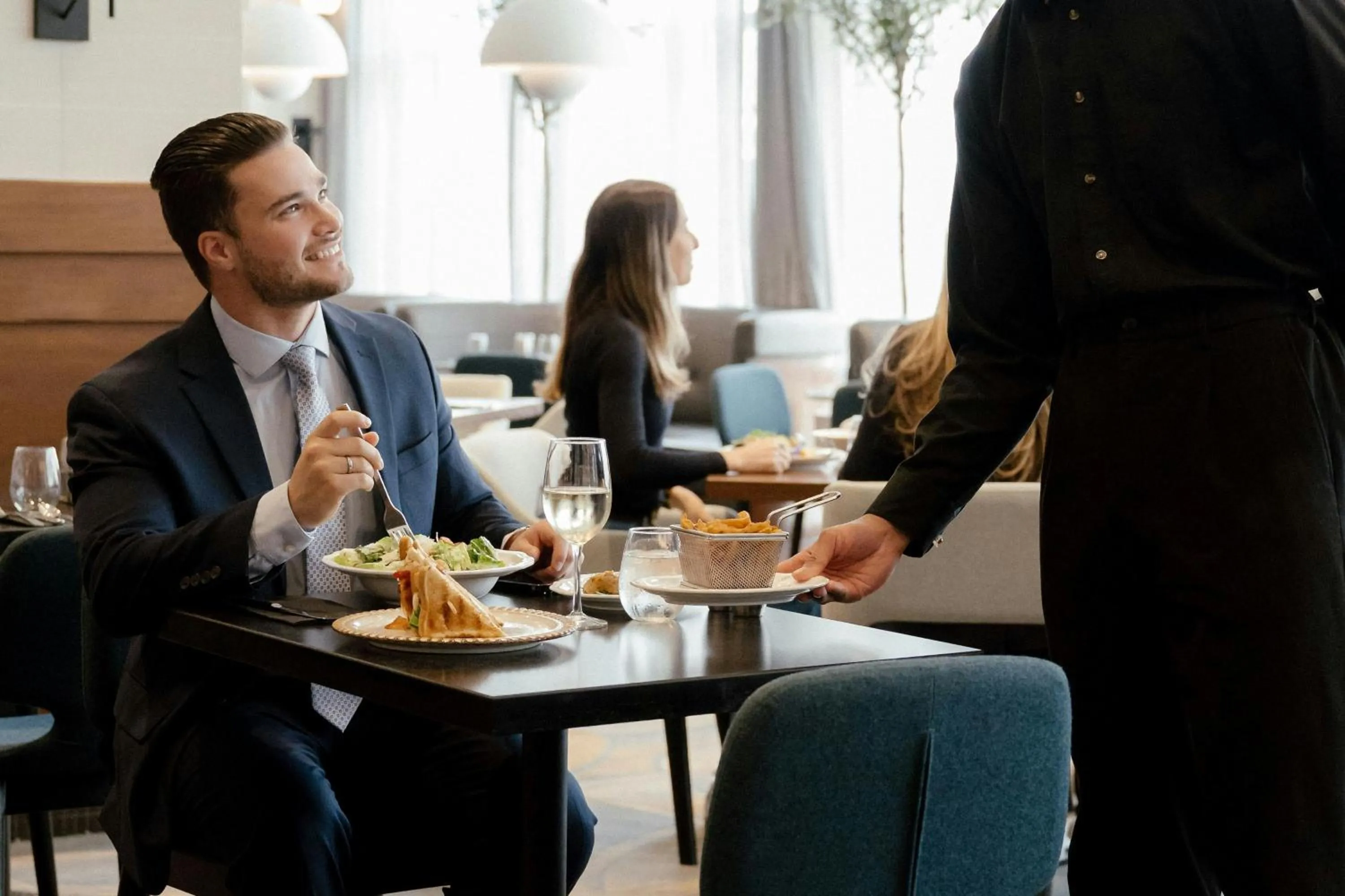 Restaurant/places to eat in Courtyard by Marriott Montreal Airport