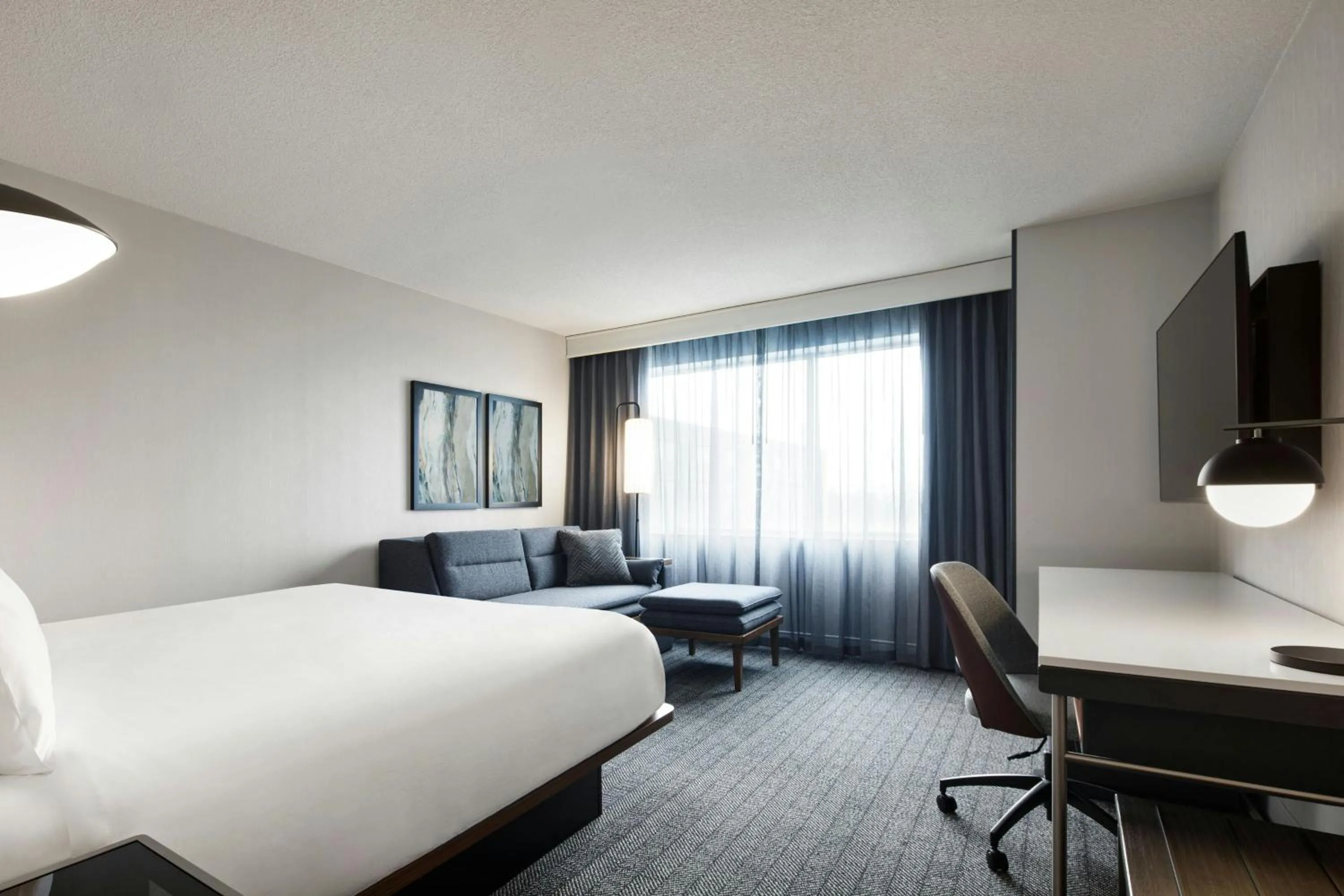 TV and multimedia, Bed in Courtyard by Marriott Montreal Airport