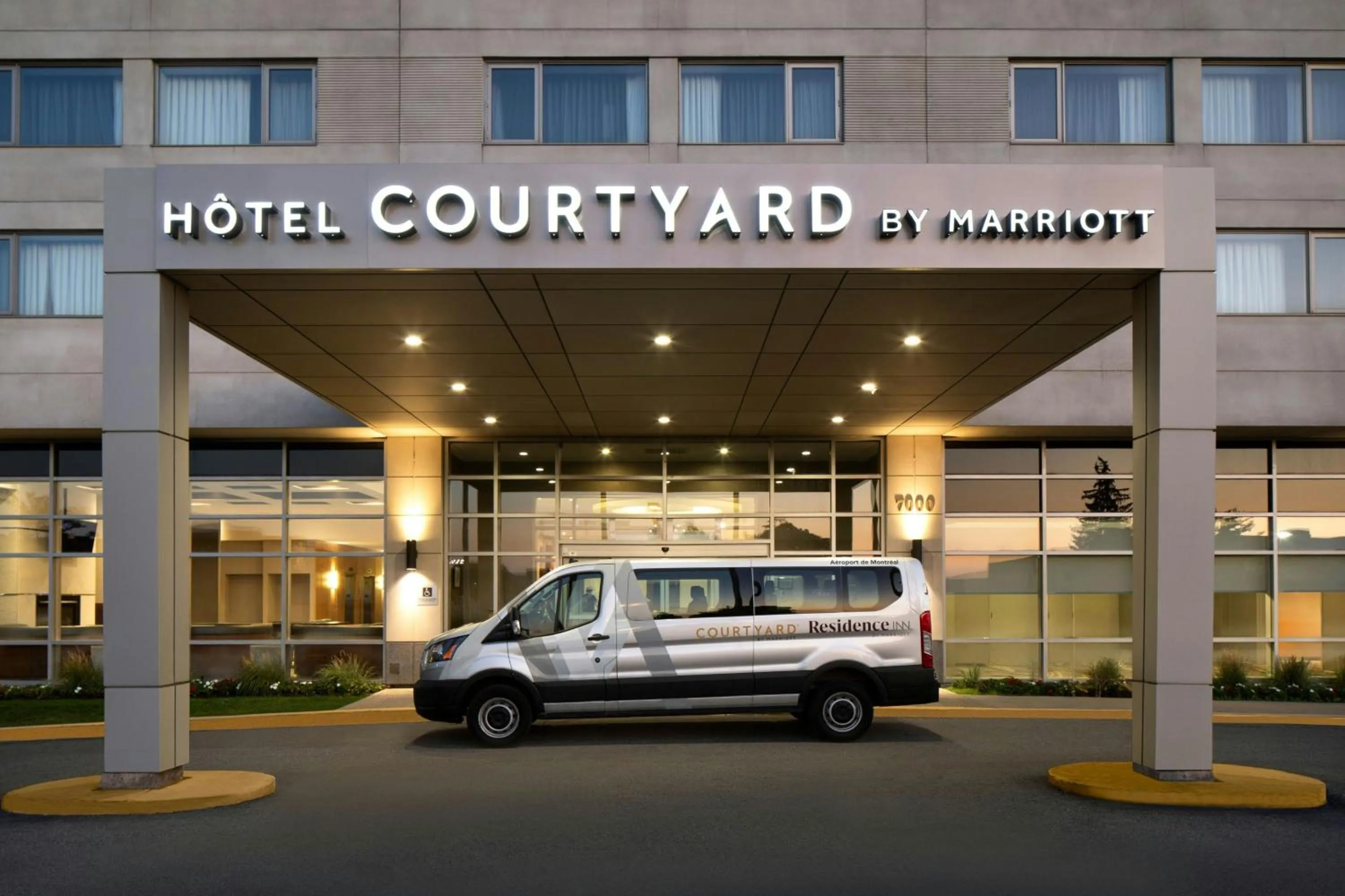 Property building in Courtyard by Marriott Montreal Airport