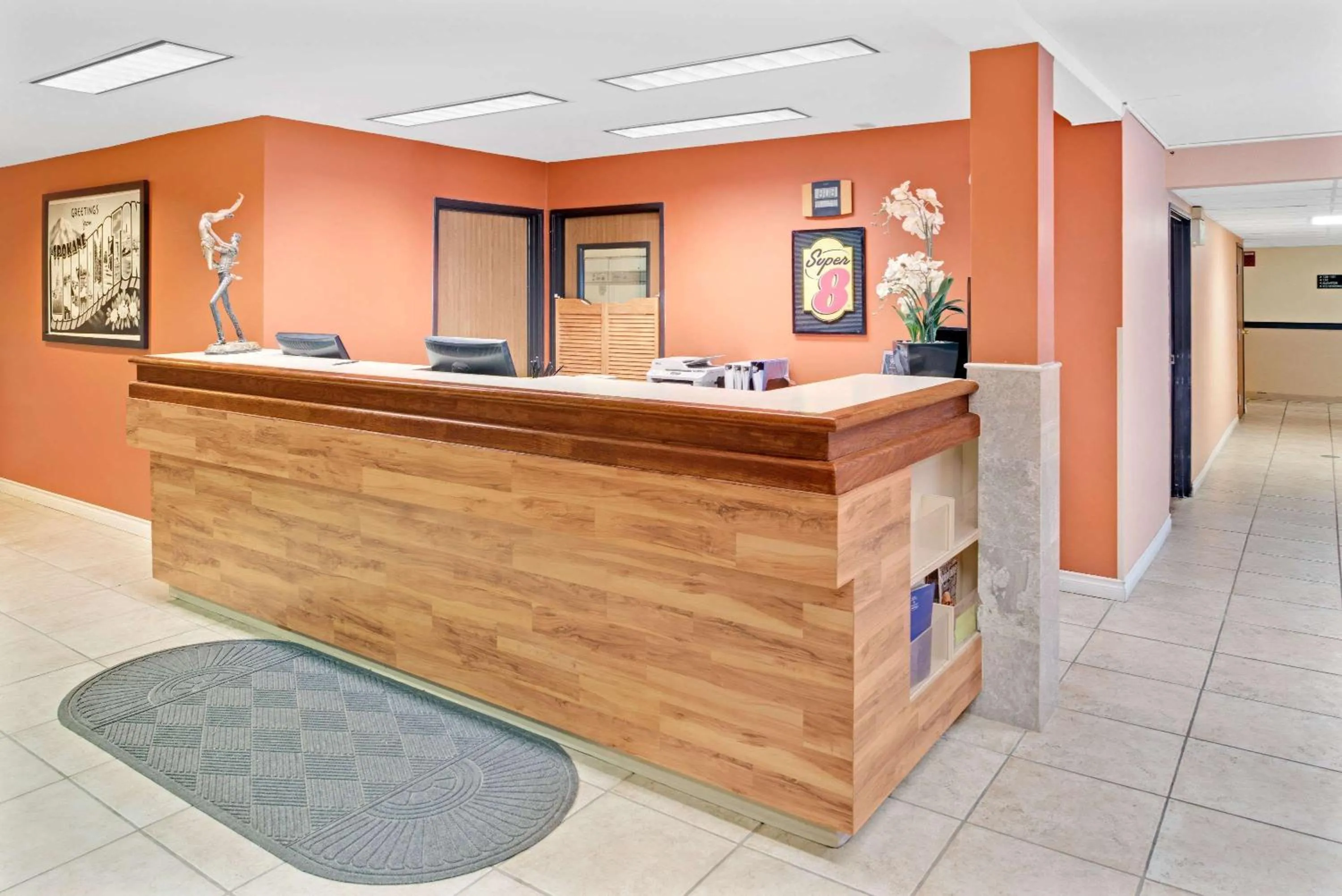 Lobby or reception in Super 8 by Wyndham Spokane/West