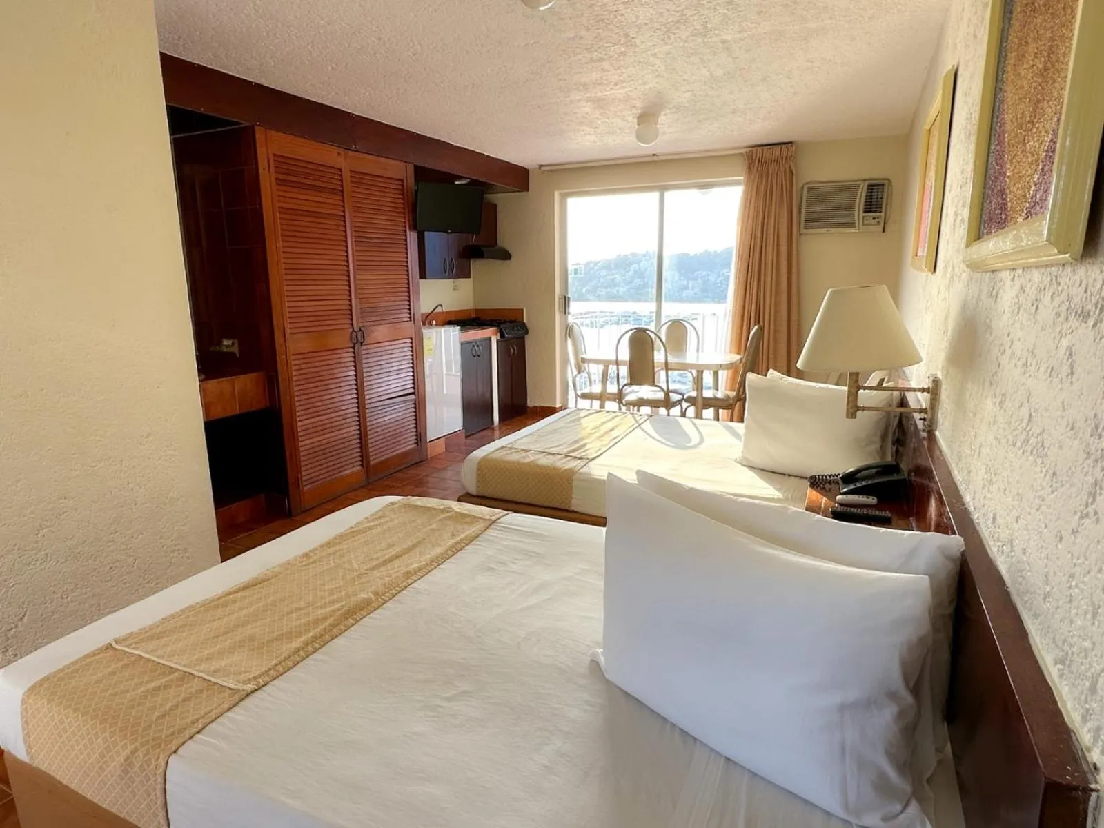 Property building, Bed in Alba Suites Acapulco