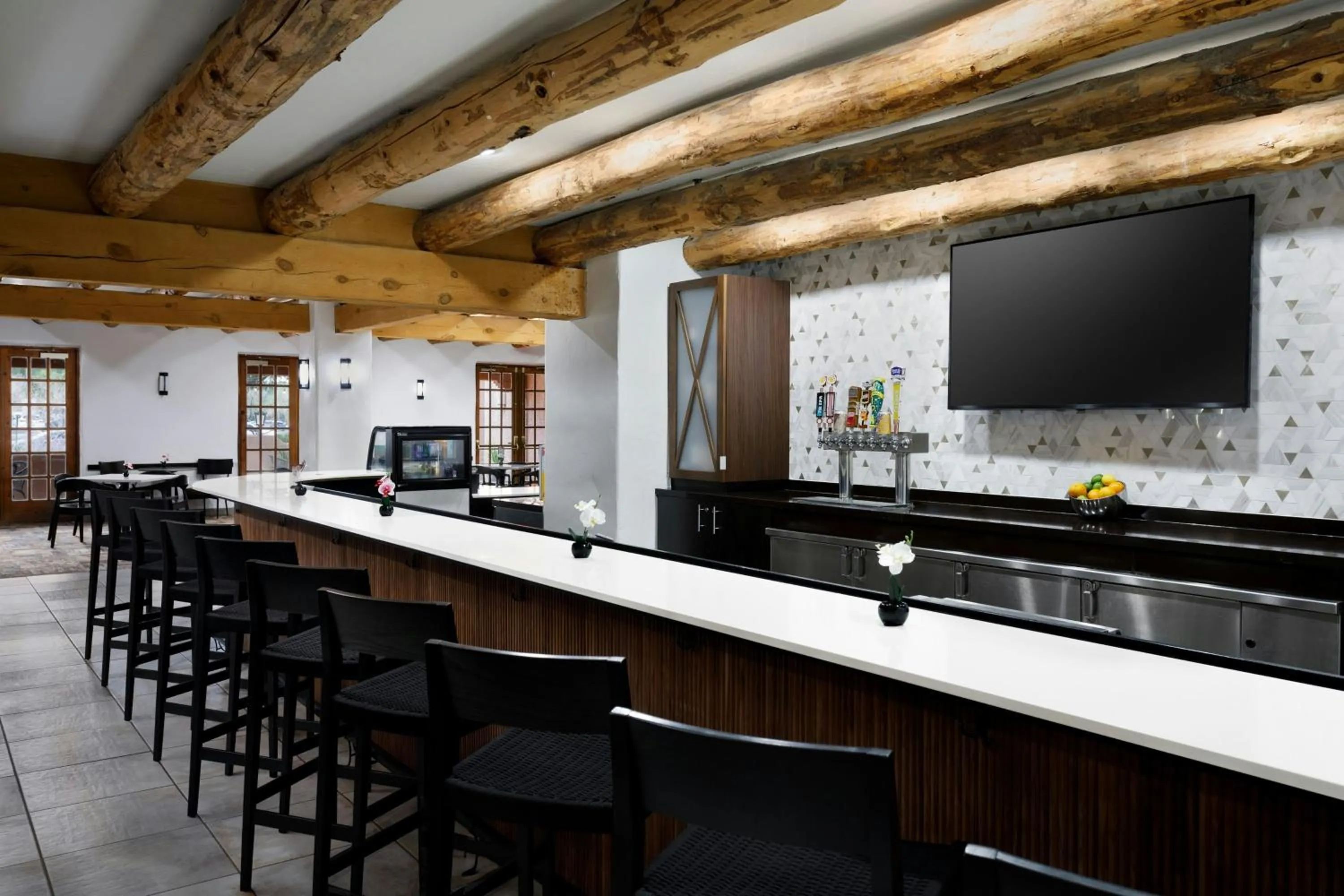 Lounge or bar in Courtyard by Marriott Albuquerque