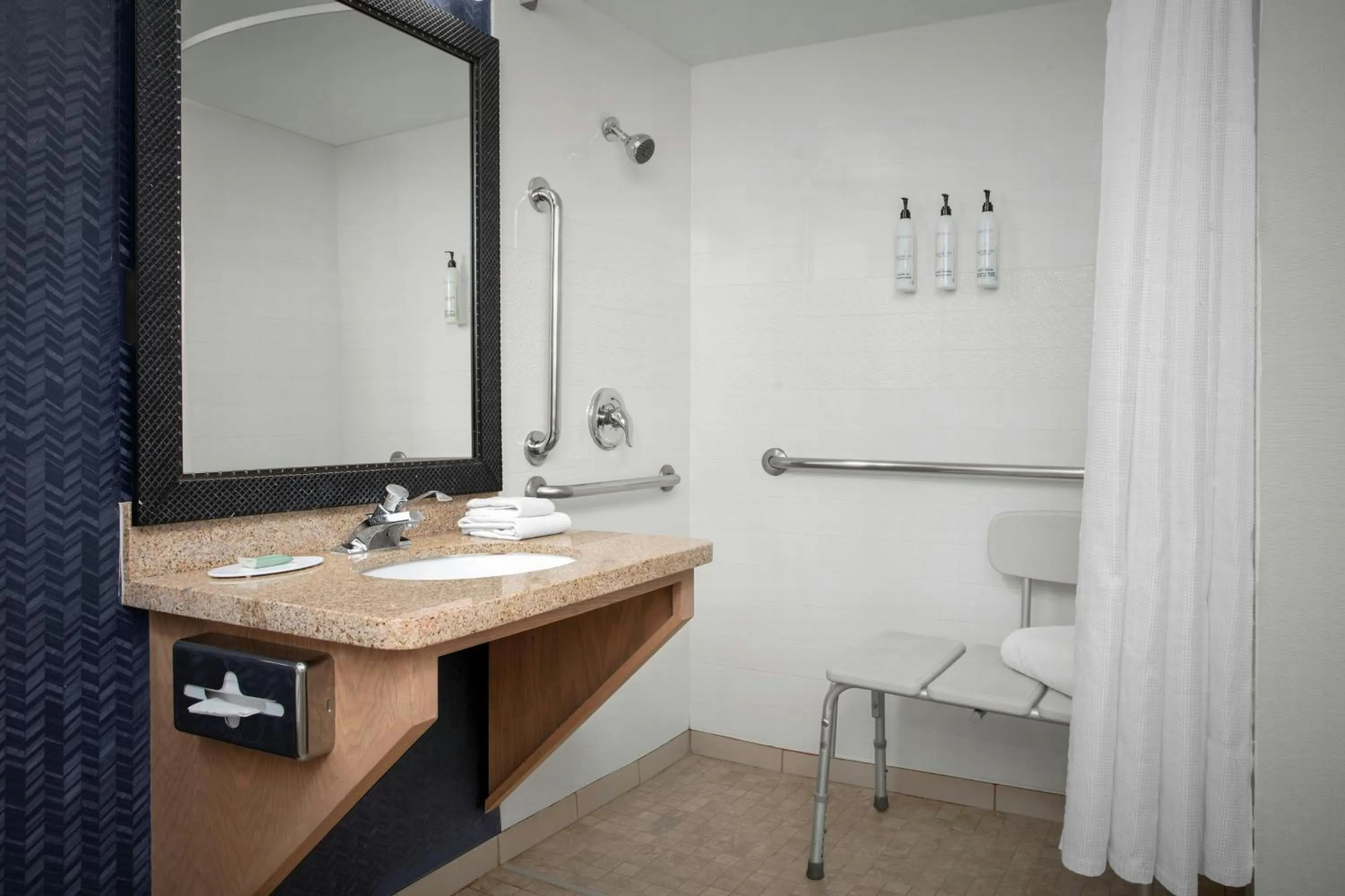 Bathroom in Fairfield Inn & Suites by Marriott Albuquerque Airport