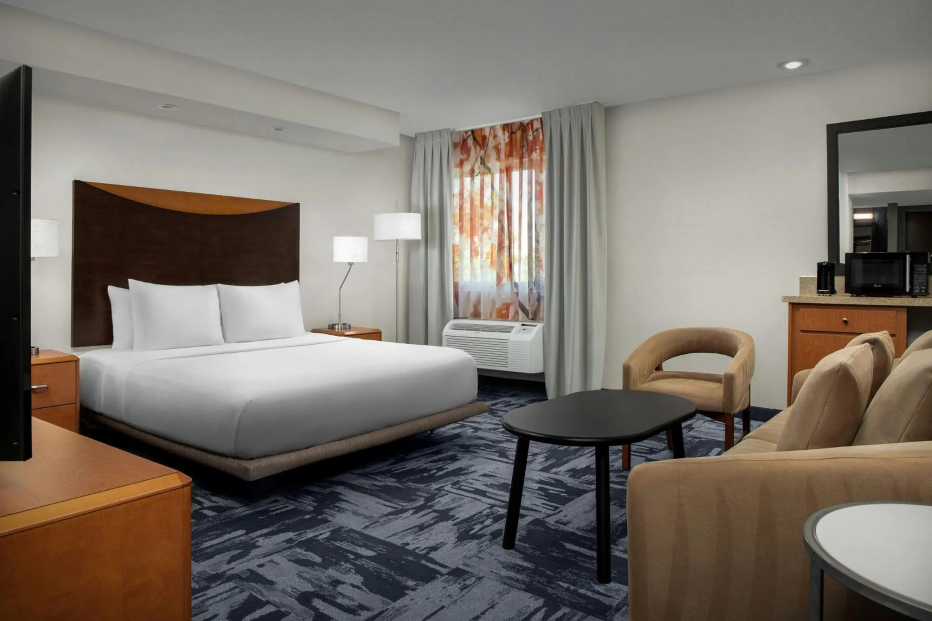 Photo of the whole room, Bed in Fairfield Inn & Suites by Marriott Albuquerque Airport