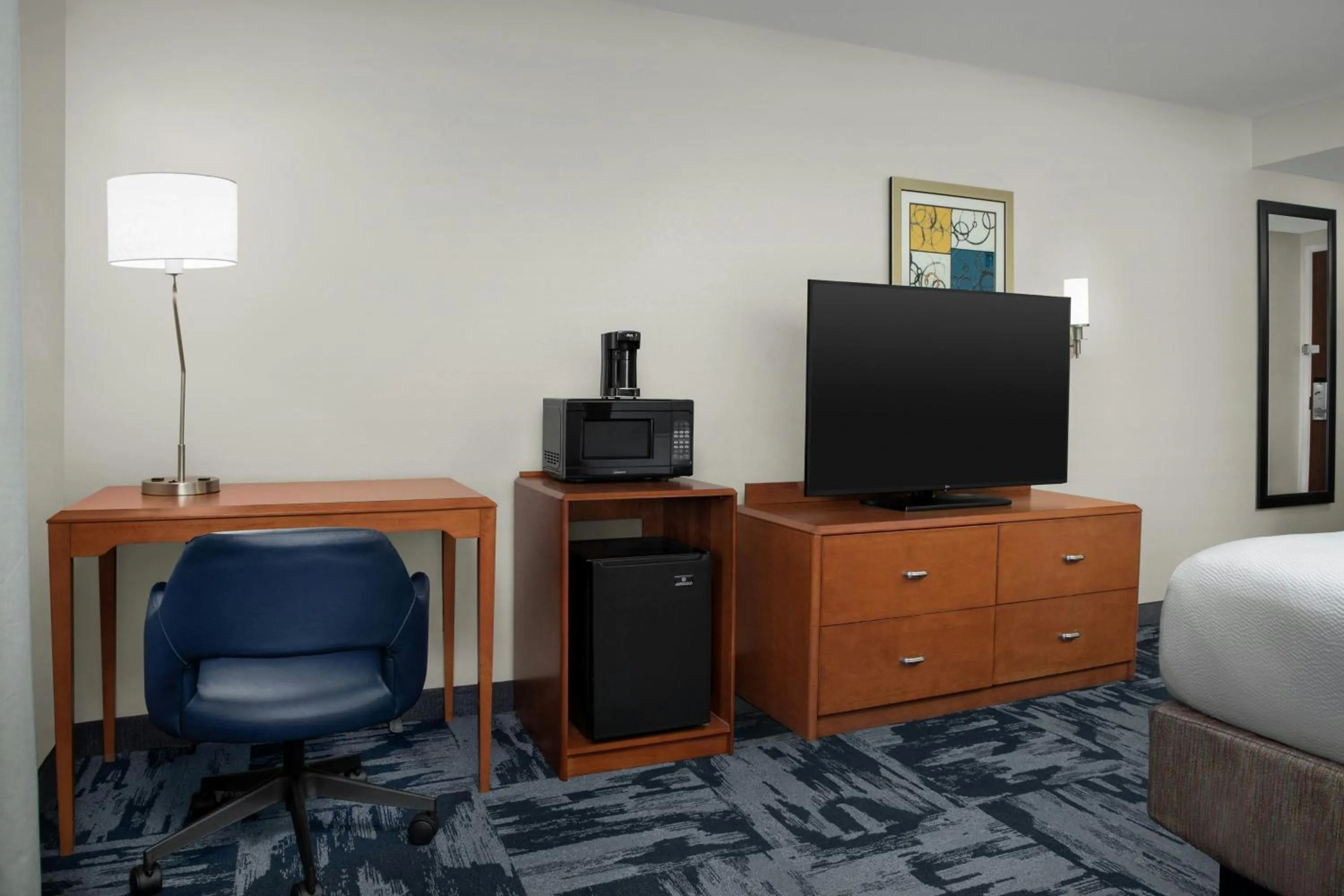 Photo of the whole room, Bed in Fairfield Inn & Suites by Marriott Albuquerque Airport