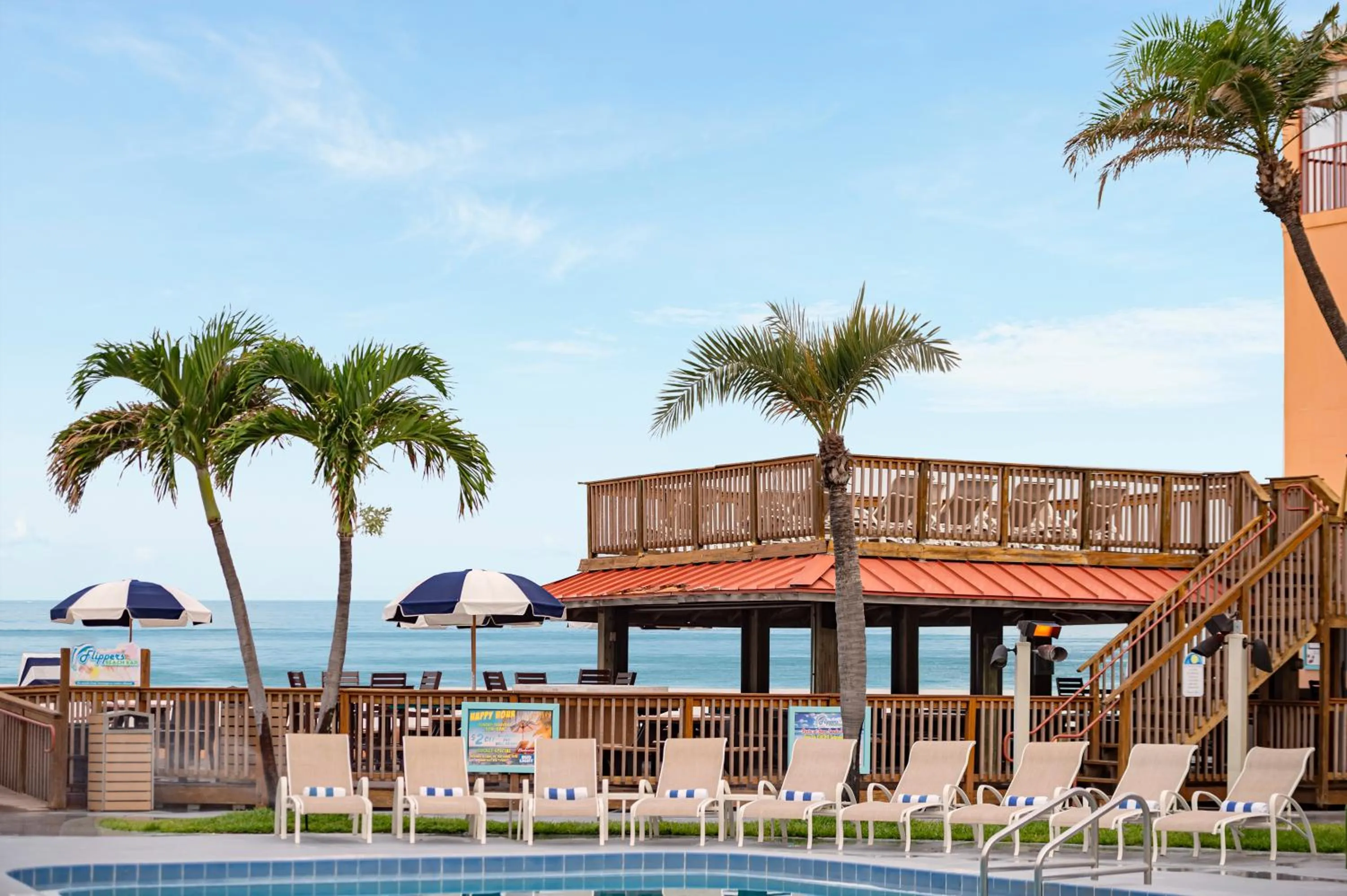 Lounge or bar in Dolphin Beach Resort