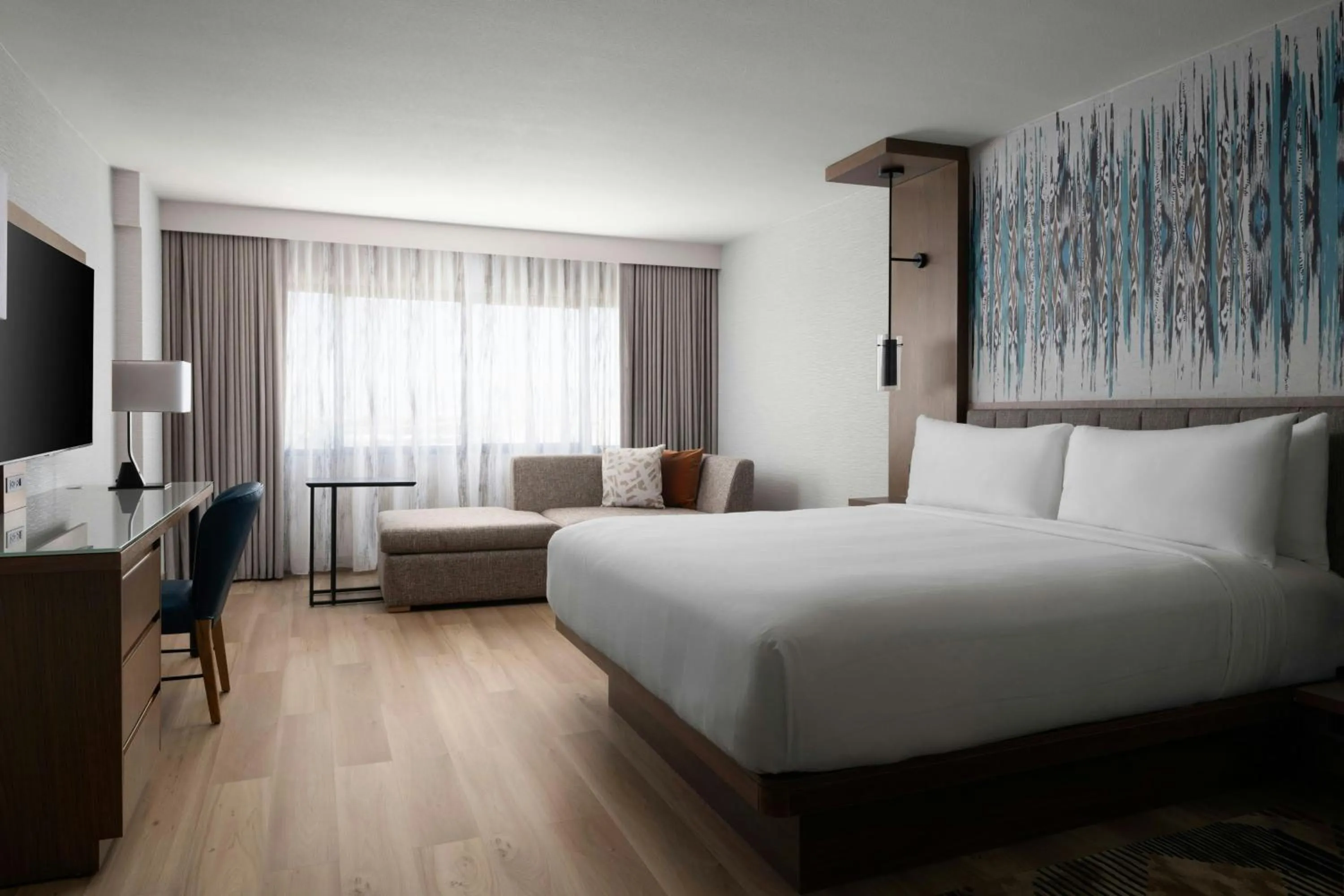 Photo of the whole room, Bed in Albuquerque Marriott Pyramid North