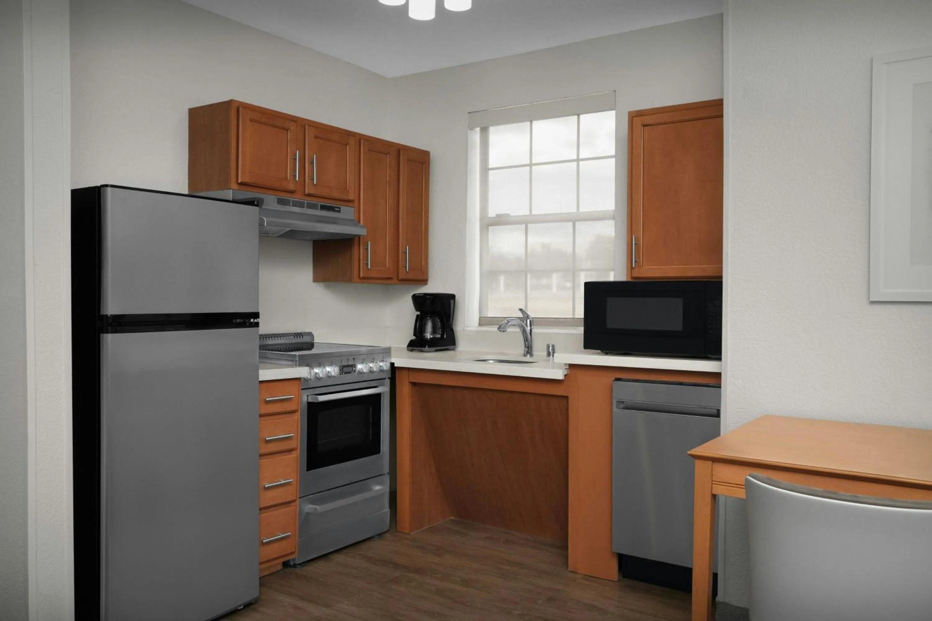 Kitchen or kitchenette in TownePlace Suites by Marriott Albuquerque Airport