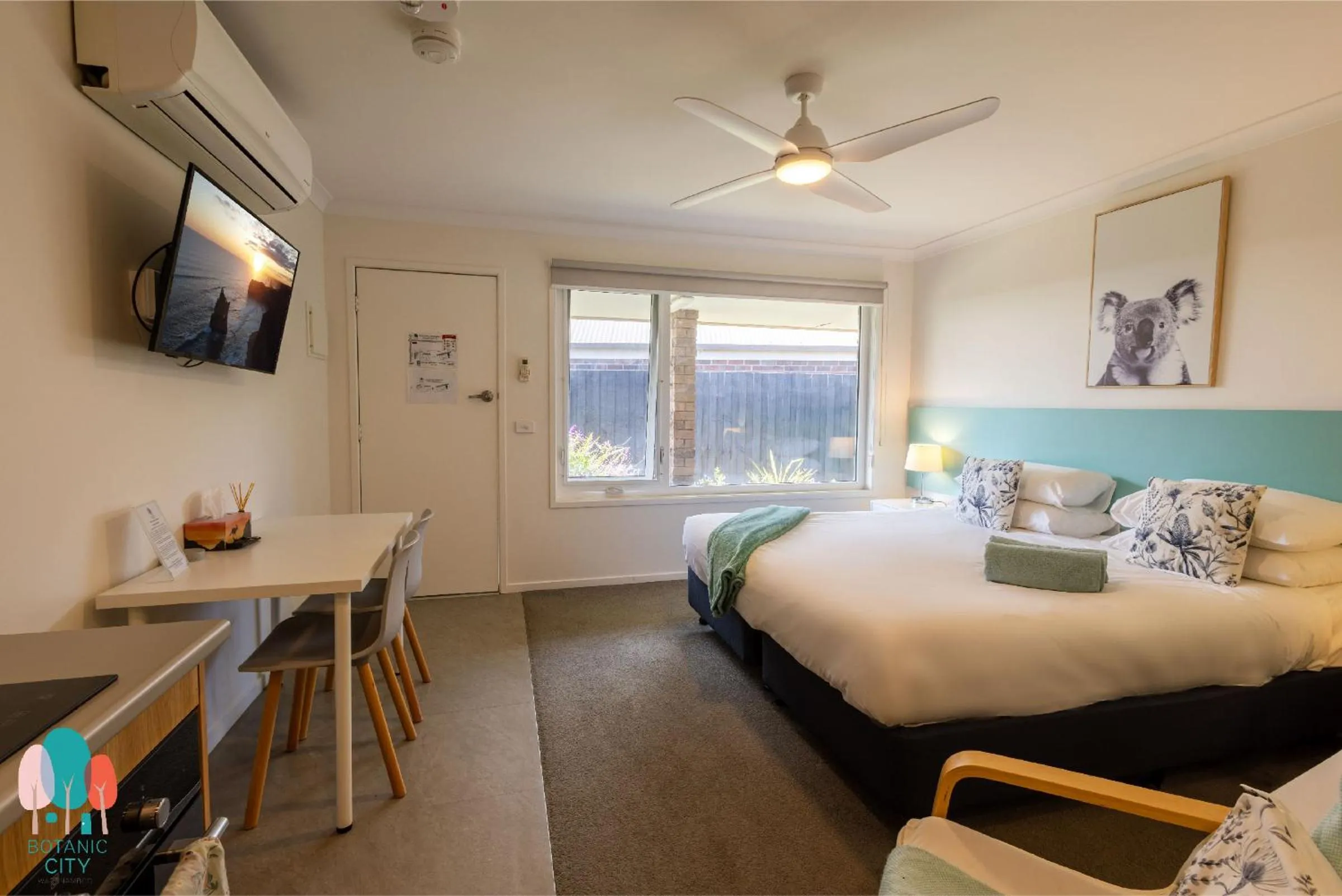 Bed in Botanic City Apartments