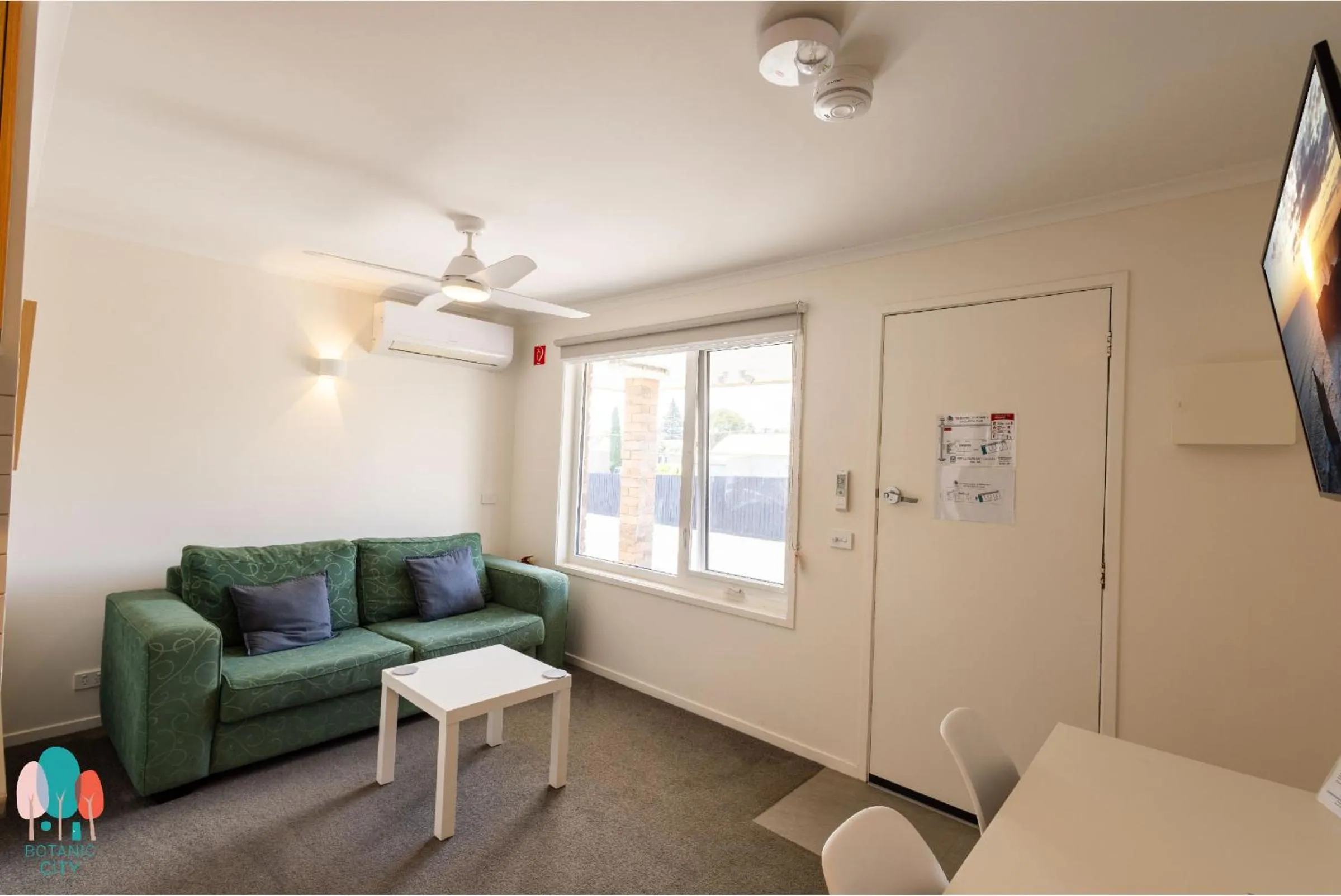 Communal lounge/ TV room in Botanic City Apartments