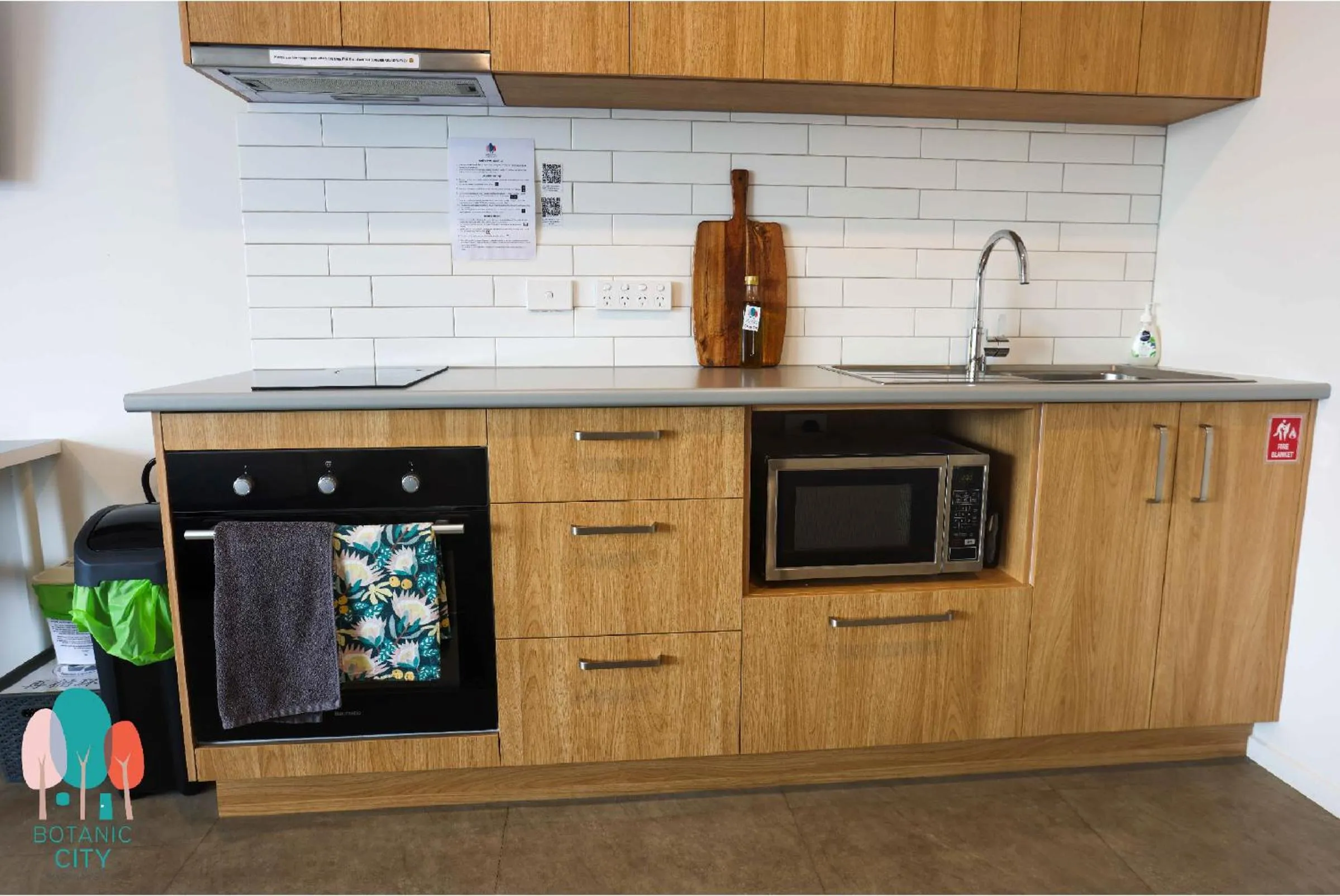 Kitchen or kitchenette in Botanic City Apartments