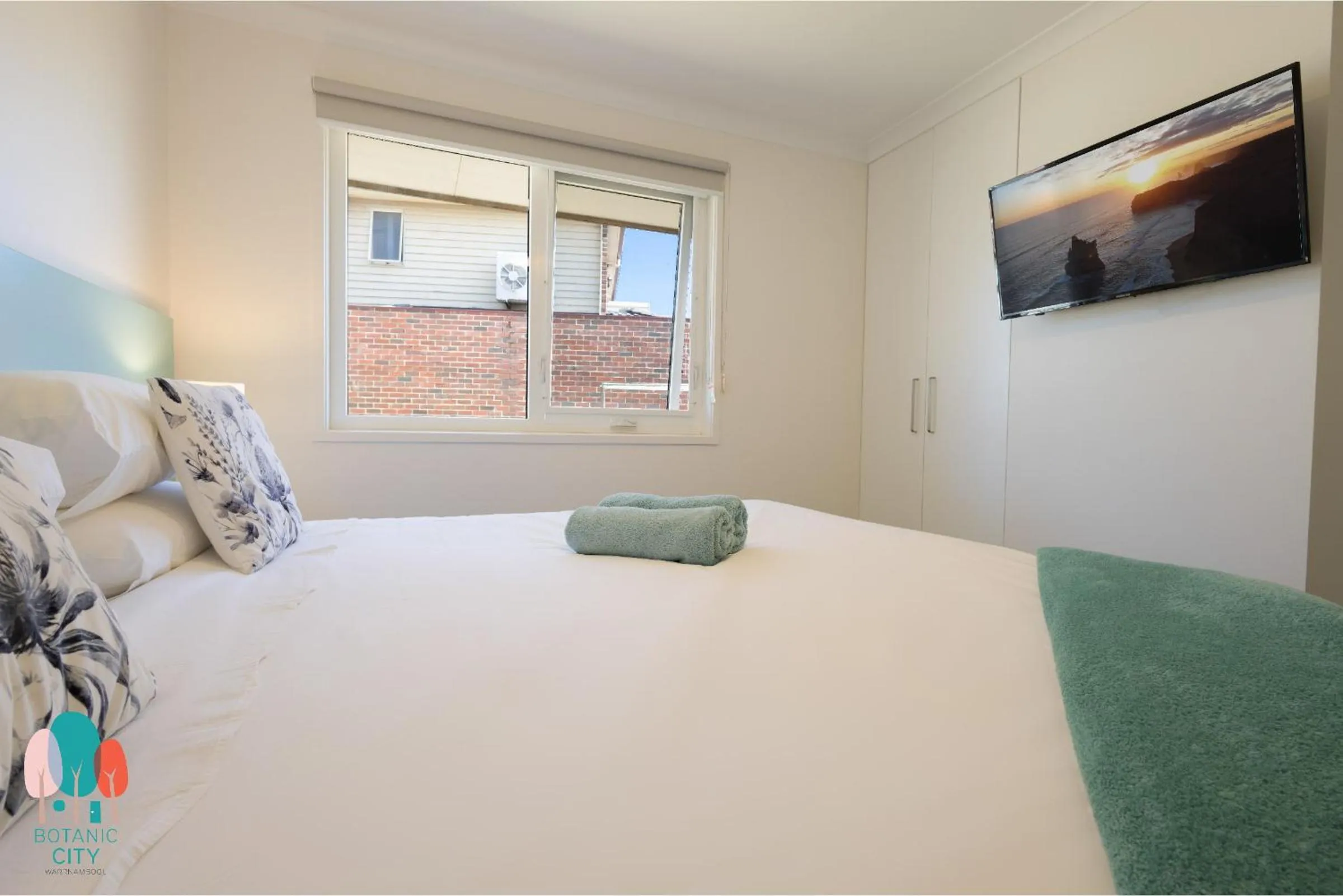 Bed in Botanic City Apartments