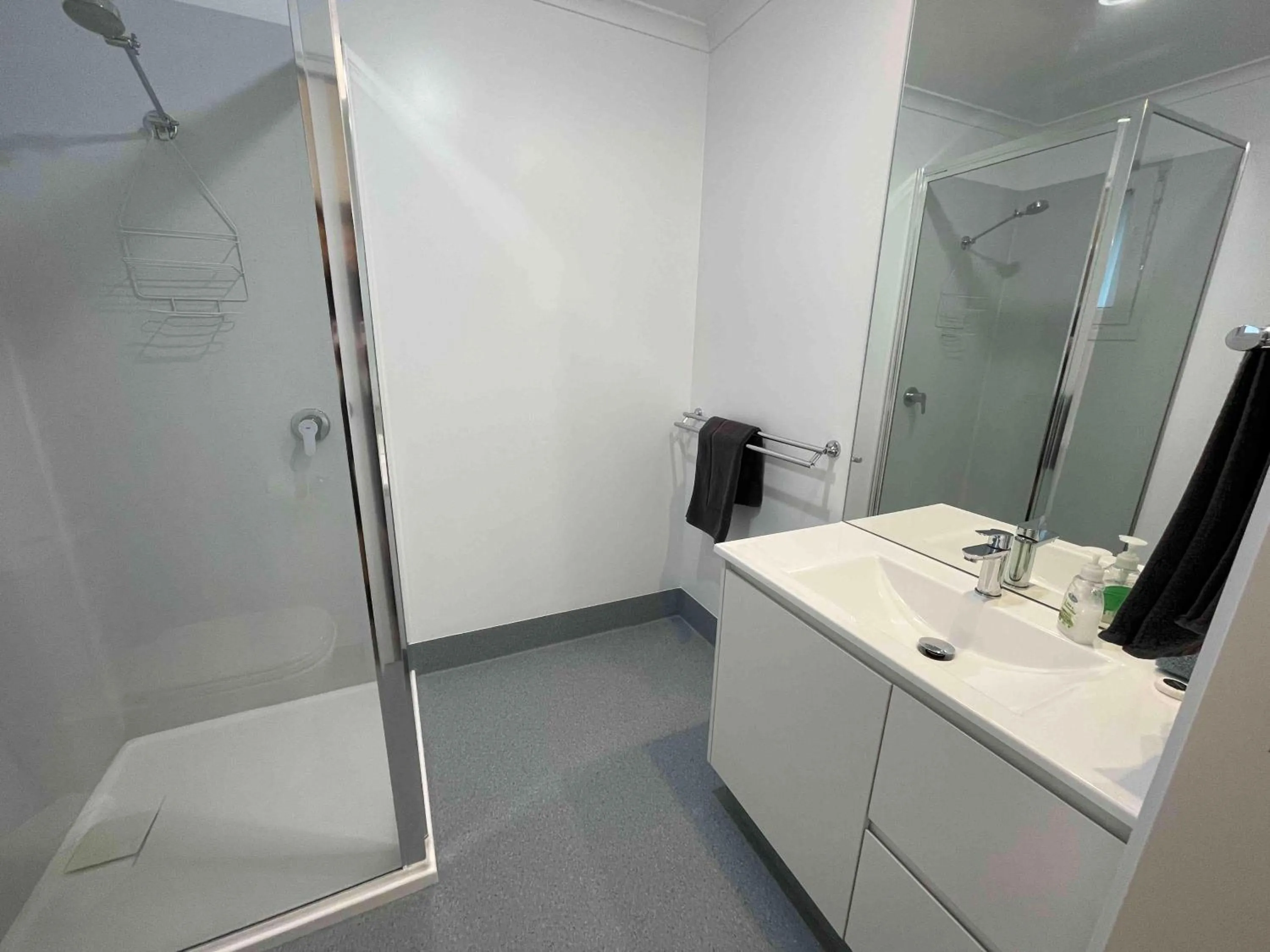 Shower in Botanic City Apartments