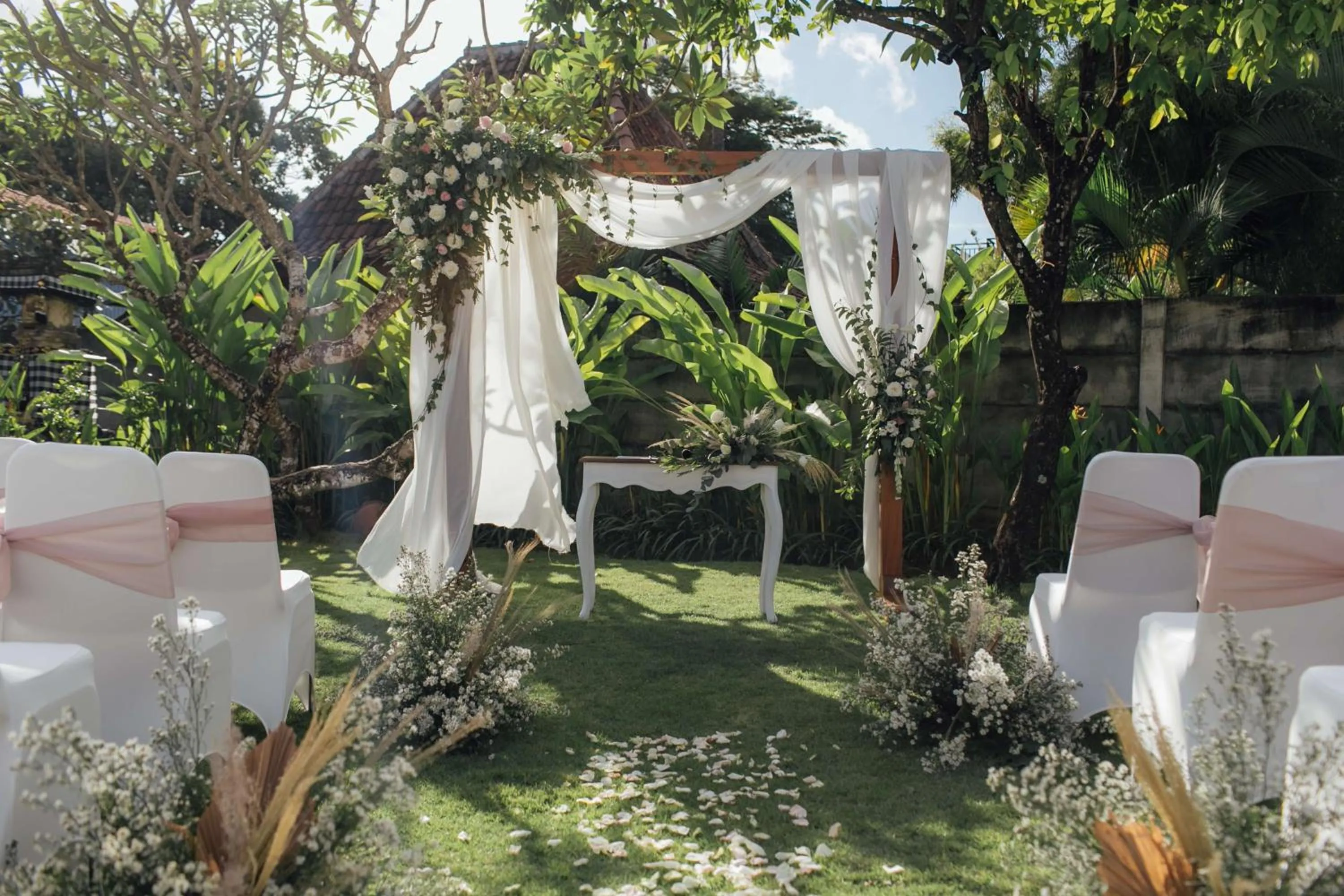 wedding in Bali Niksoma Boutique Beach Resort