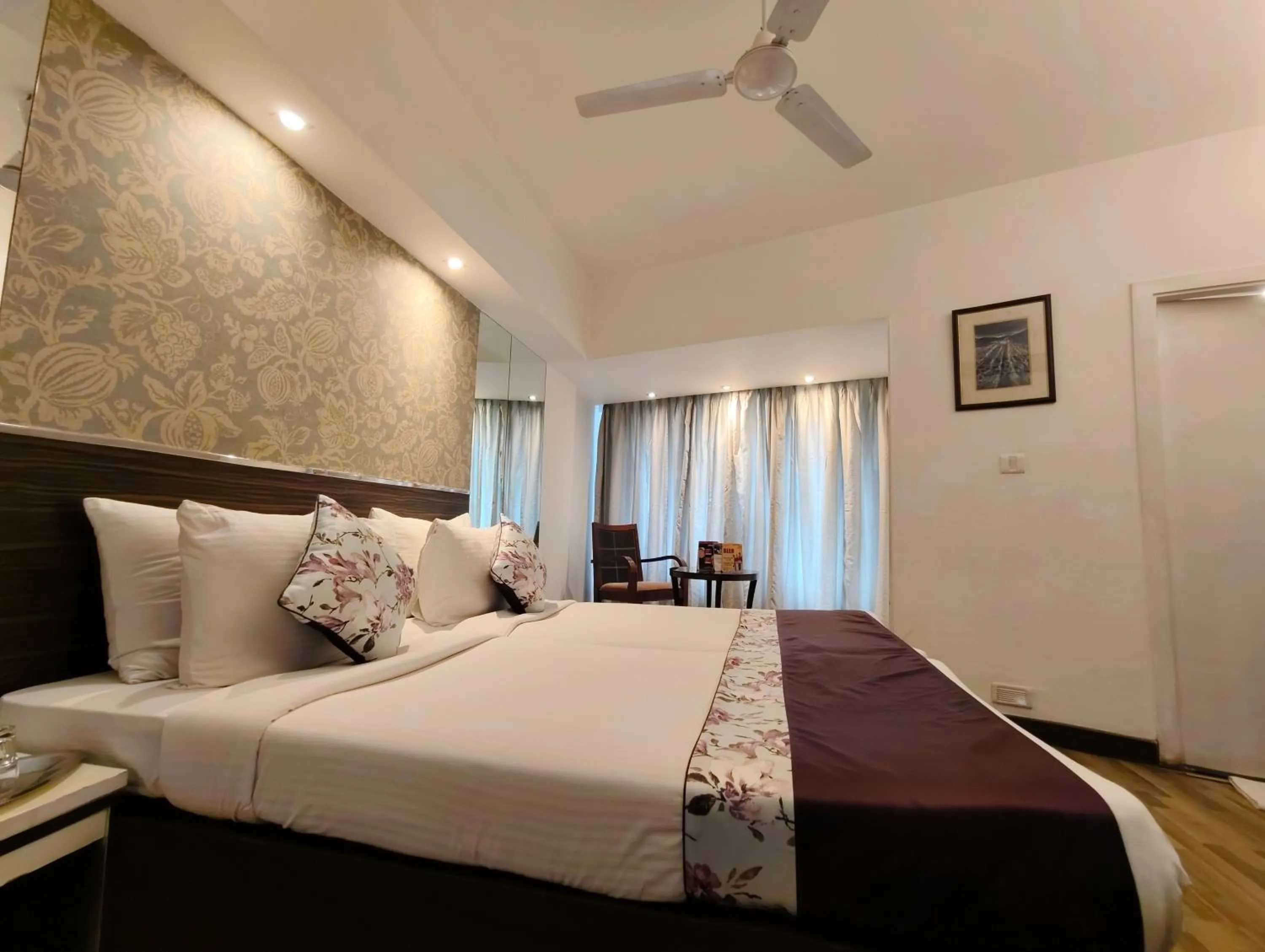Bed in Regenta Place Bangalore, Cunningham Road