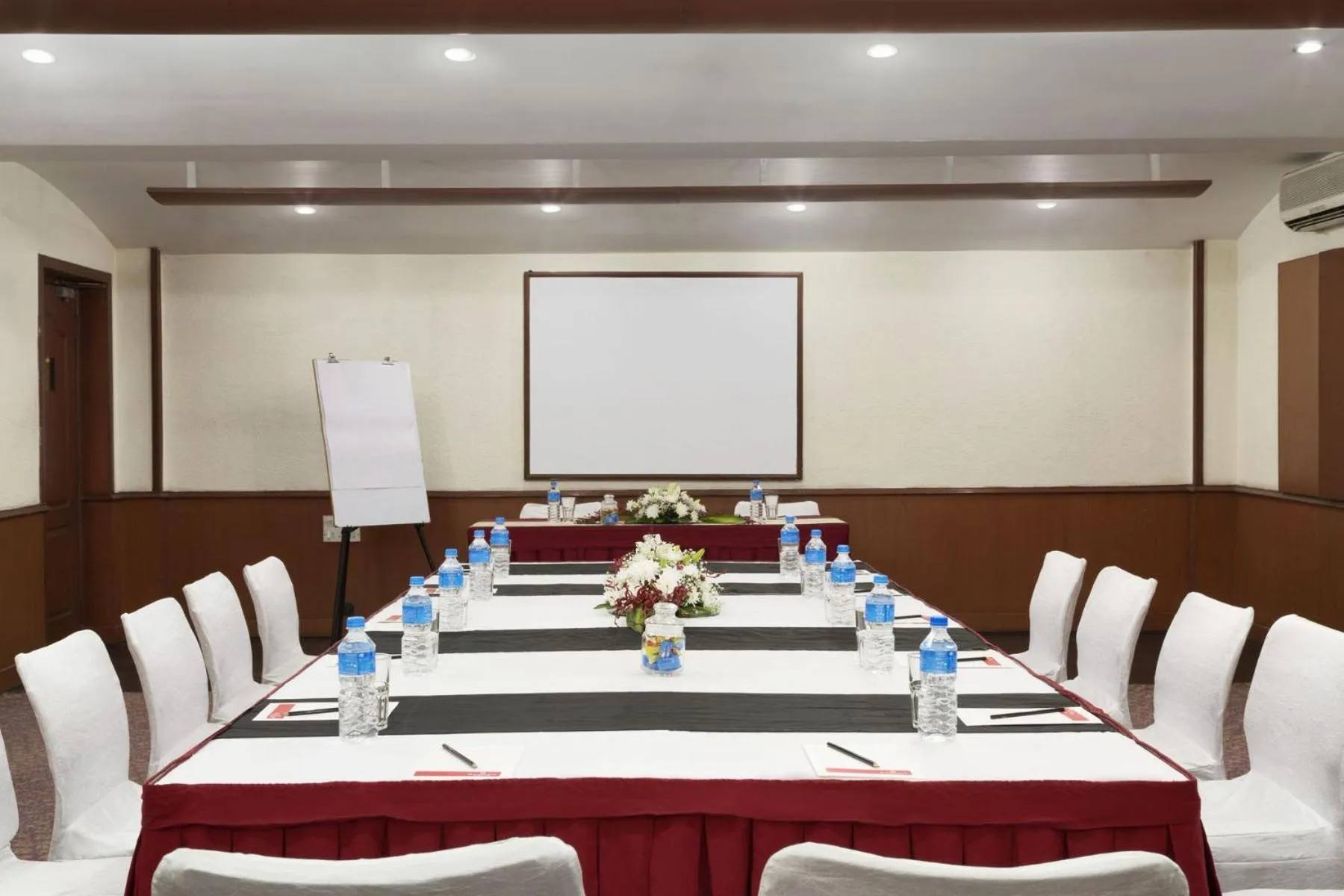 Meeting/conference room in Regenta Place Bangalore, Cunningham Road