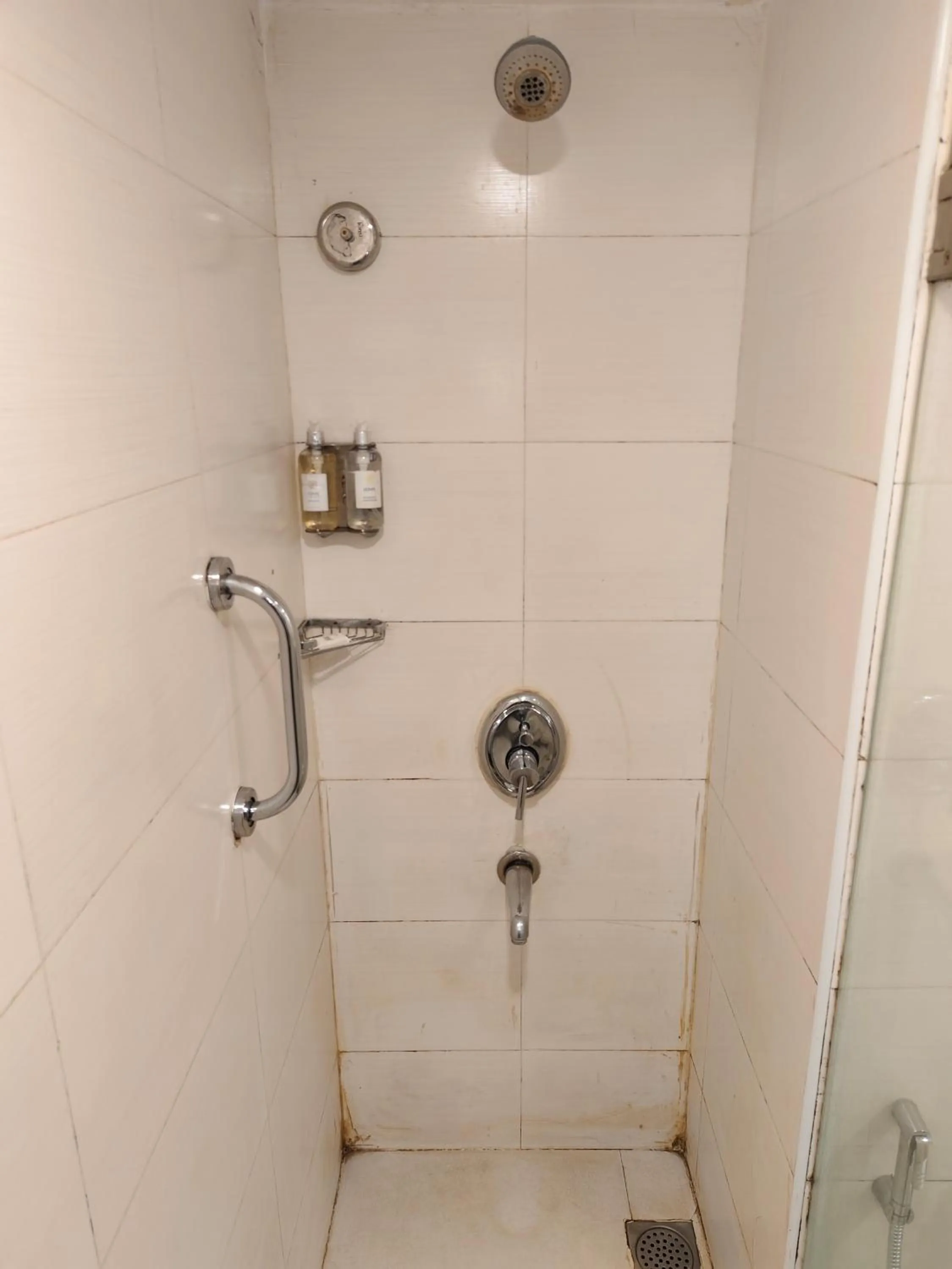 Shower in Regenta Place Bangalore, Cunningham Road