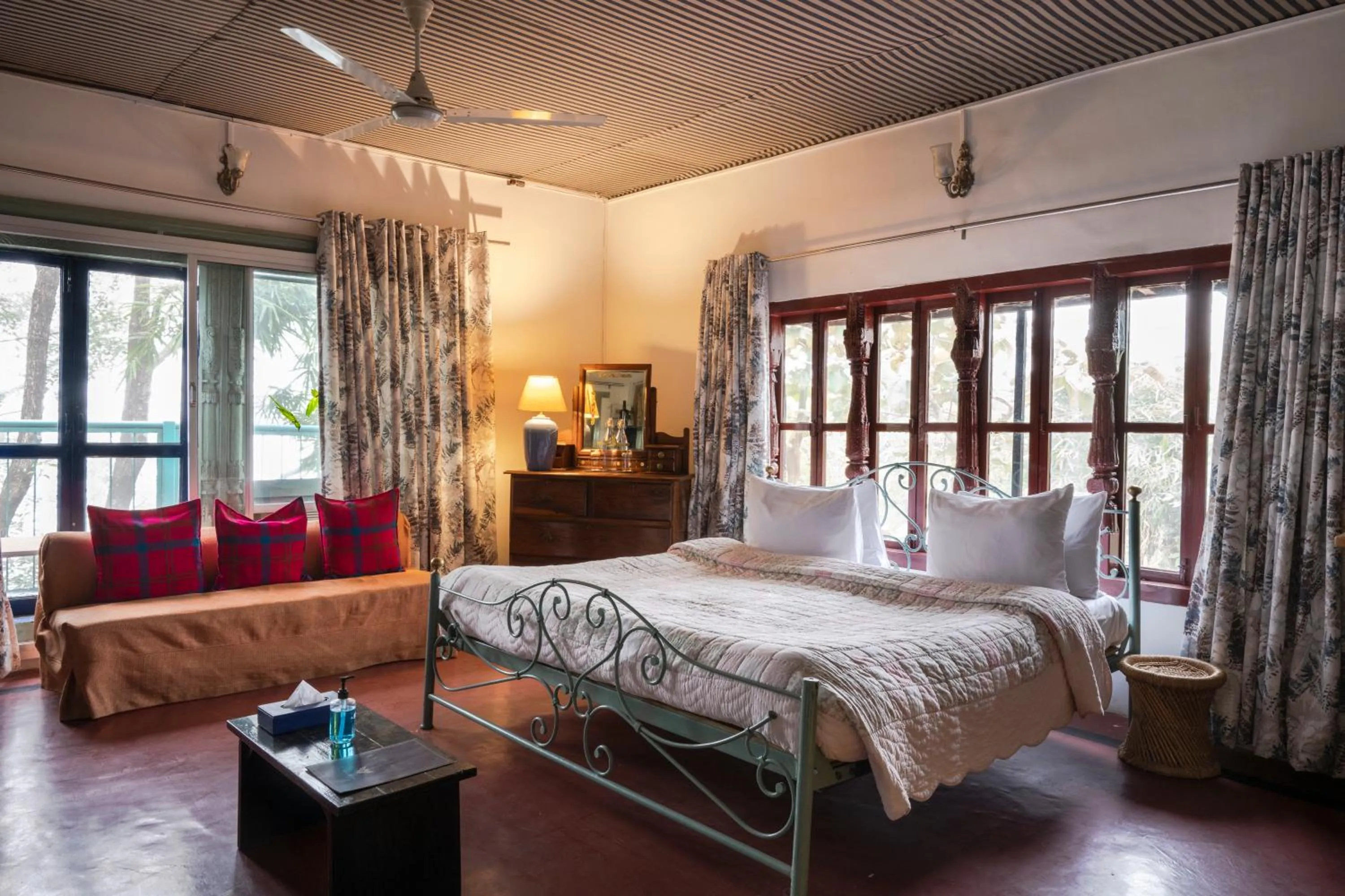 Bedroom in ROSASTAYS Jeolikote