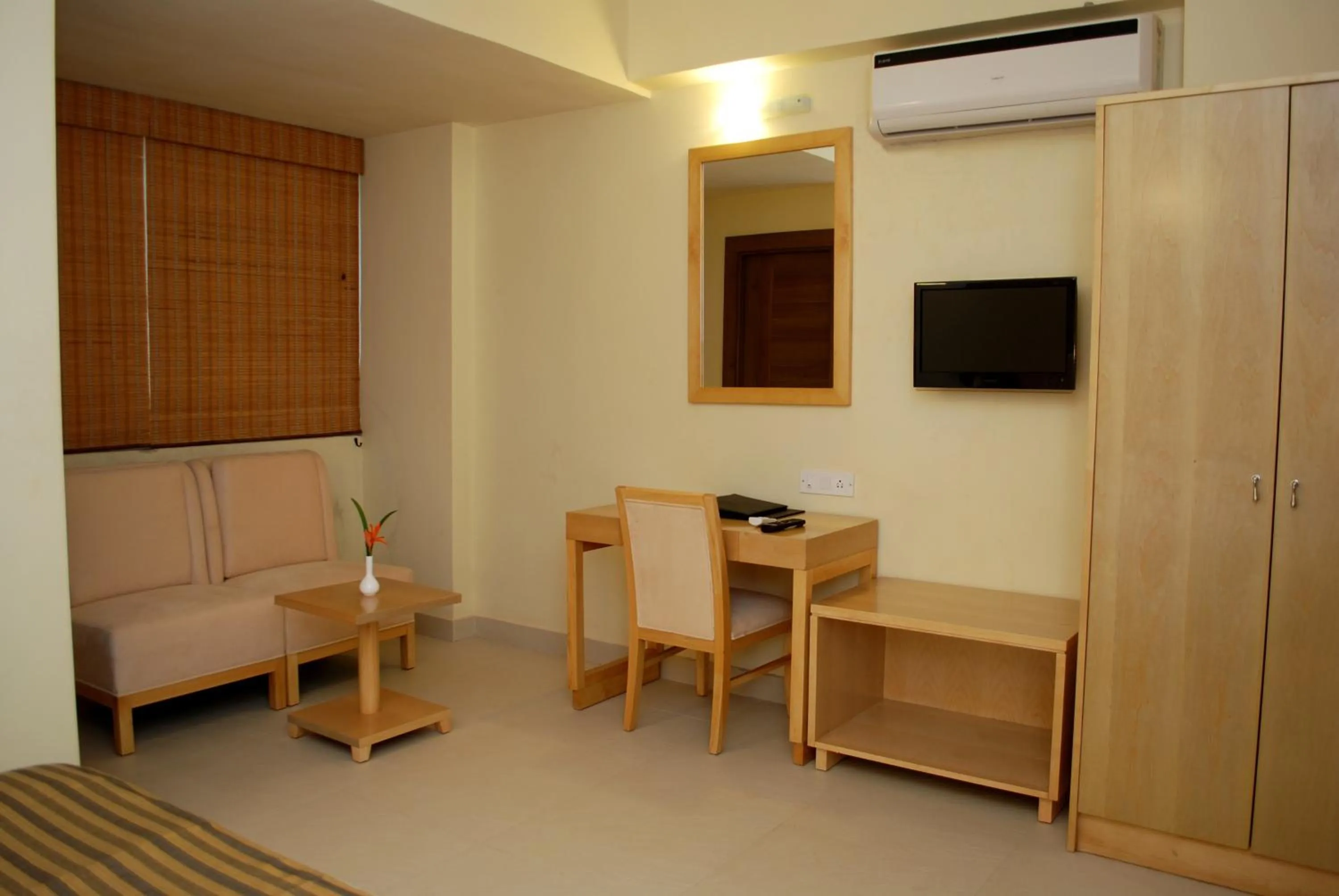 Sandalwood Hotel & Suites