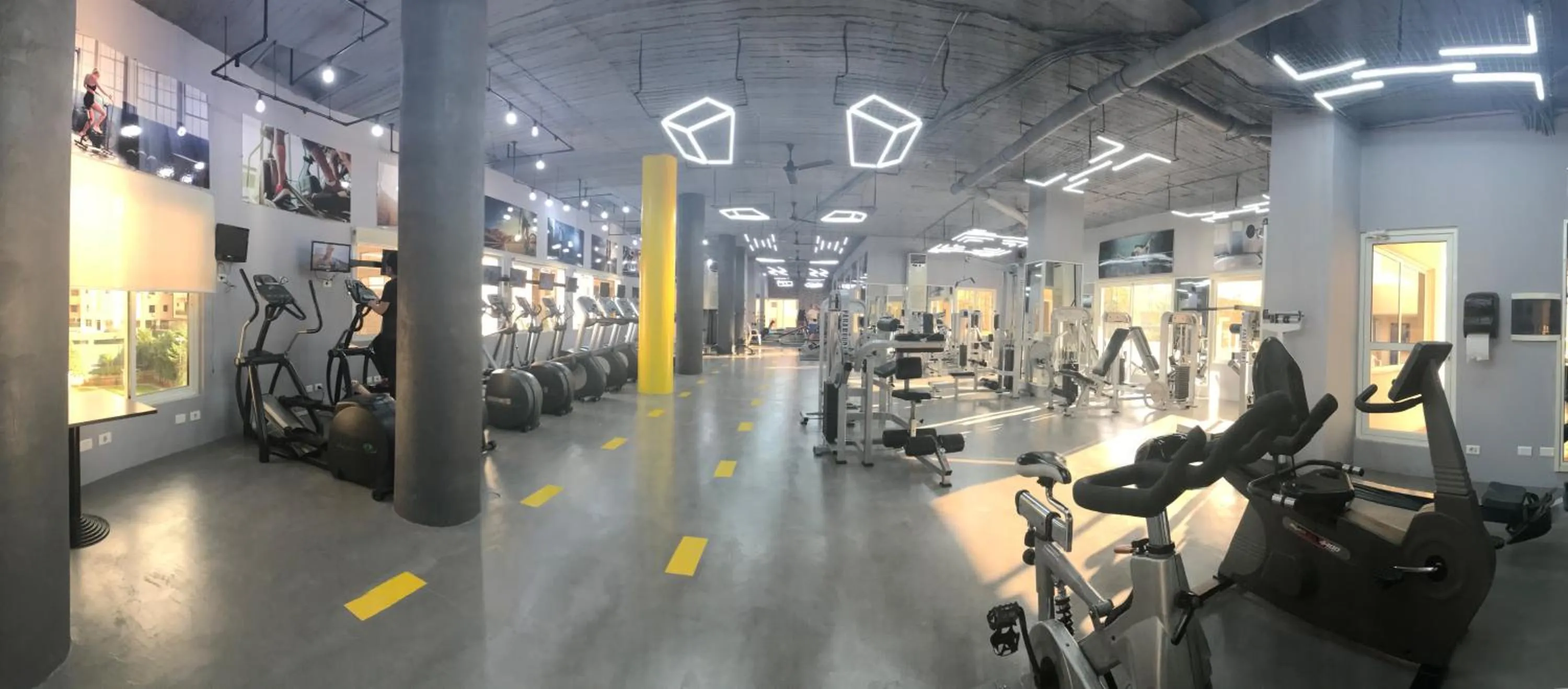 Fitness centre/facilities in Cosmopolitan Hotel