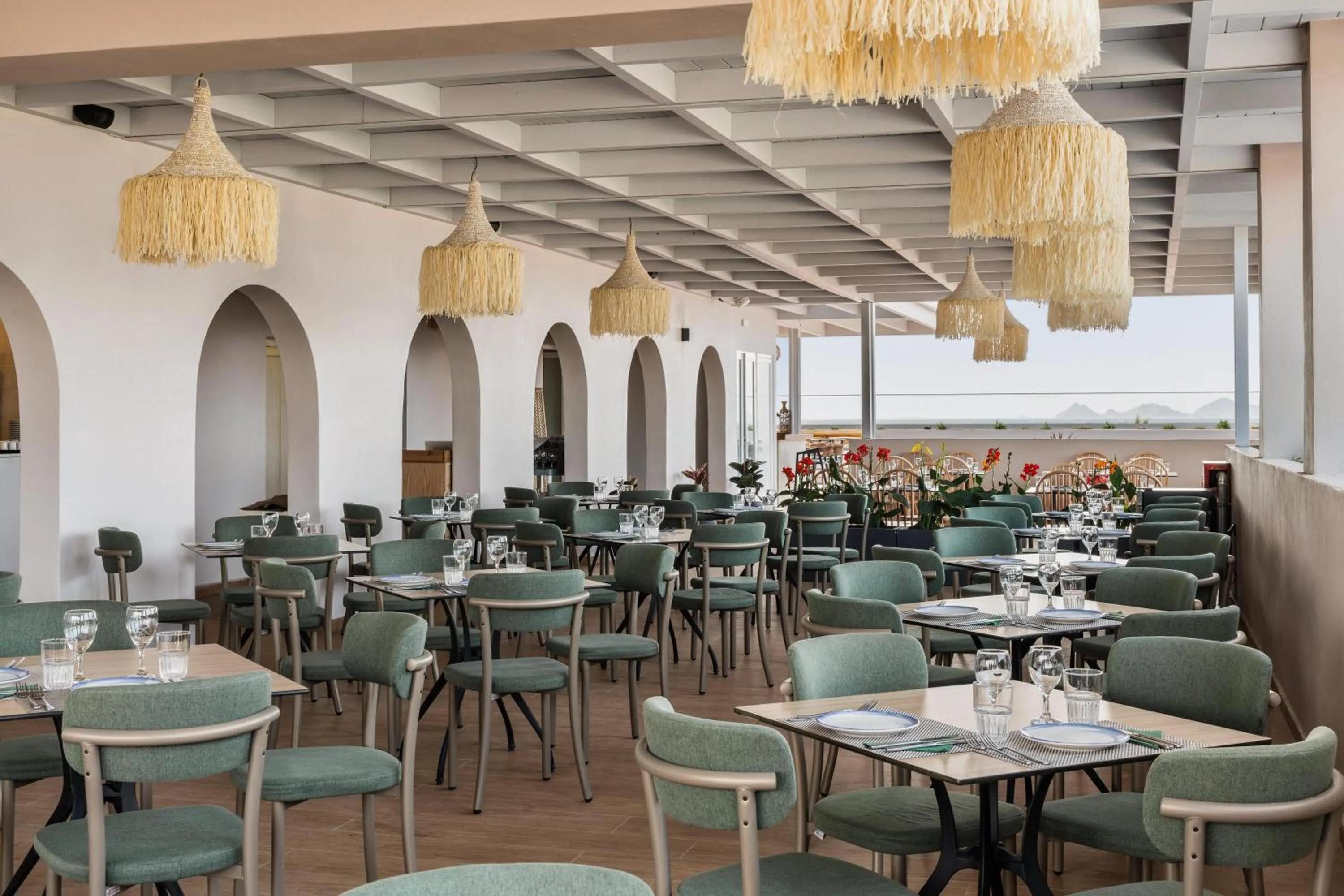 Restaurant/places to eat in White Olive Marine Aquapark